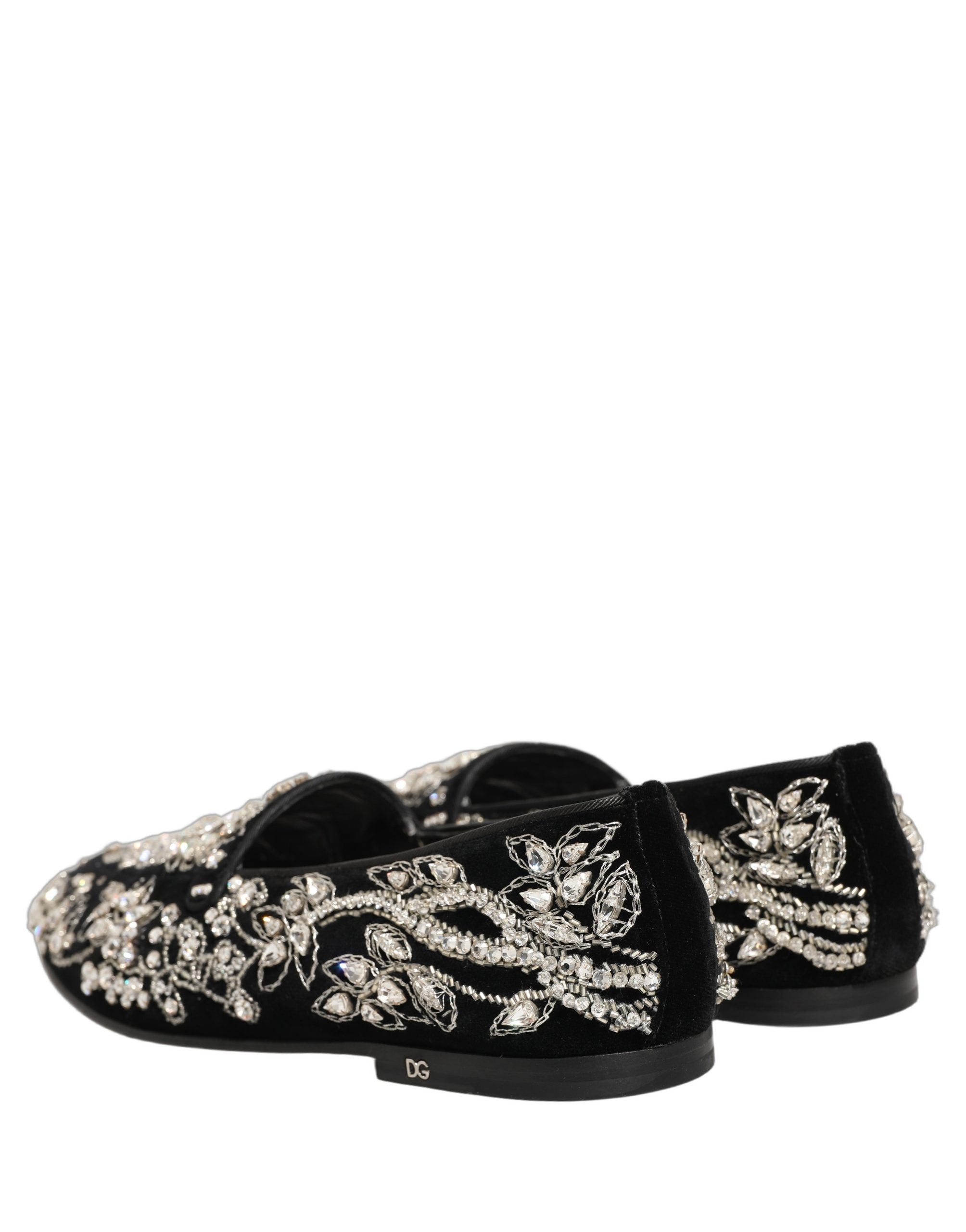 Chaussures Dolce & Gabbana en velours noir avec embellissements, style mocassins élégants et sophistiqués.