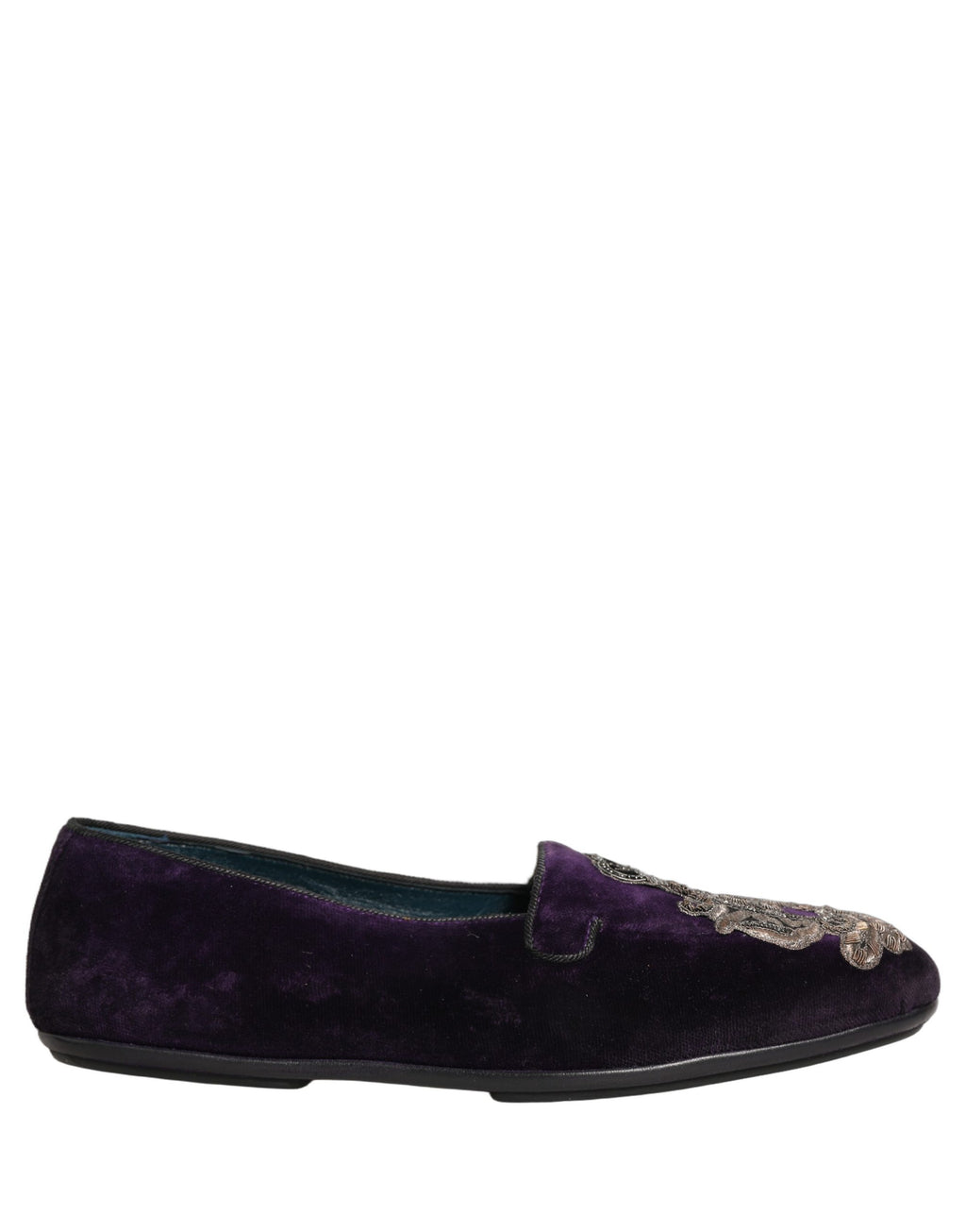 Mocassins Dolce & Gabbana en velours violet avec broderie de couronne, chaussures élégantes et luxueuses pour femme.