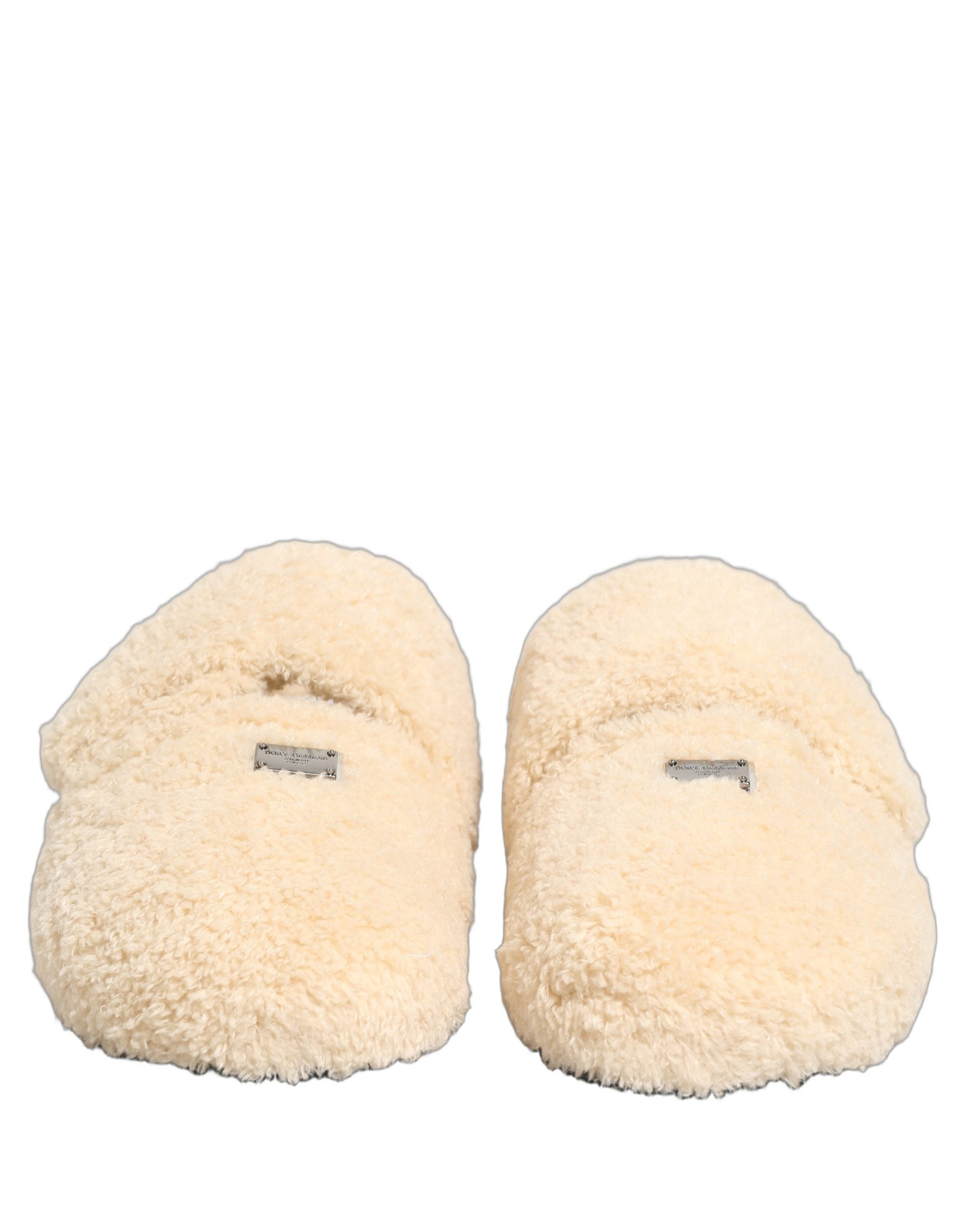 Sandales pour hommes Dolce & Gabbana, chaussons en fausse fourrure beige, confortables et élégants, vue de dessus.