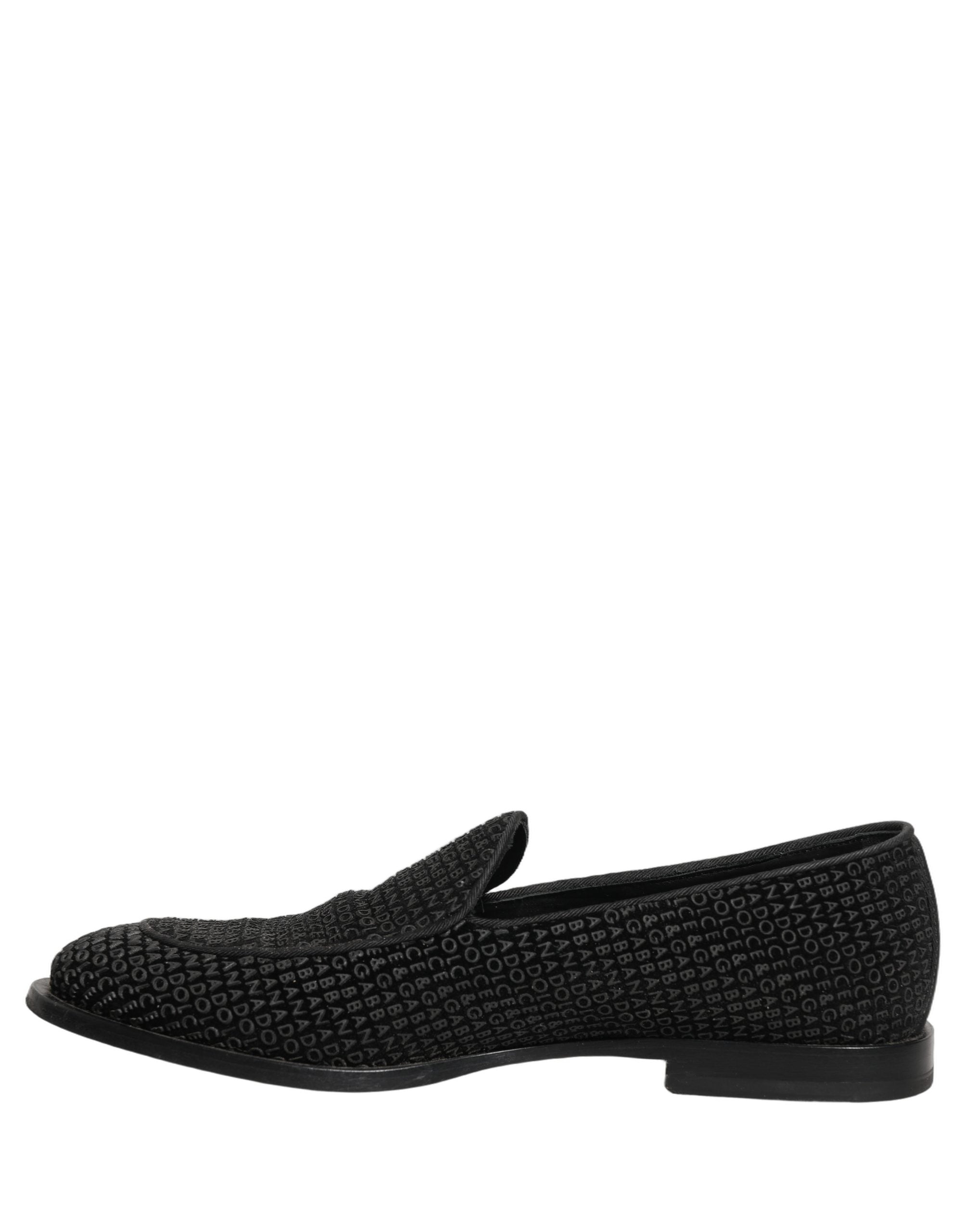 Chaussures mocassins homme Dolce & Gabbana logo noir avec monogramme élégant, en cuir, pour un style sophistiqué.