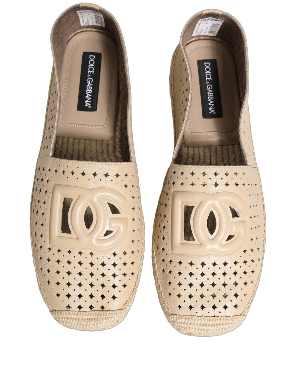 Espadrilles en cuir beige Dolce & Gabbana avec logo découpé, chaussures élégantes et confortables.