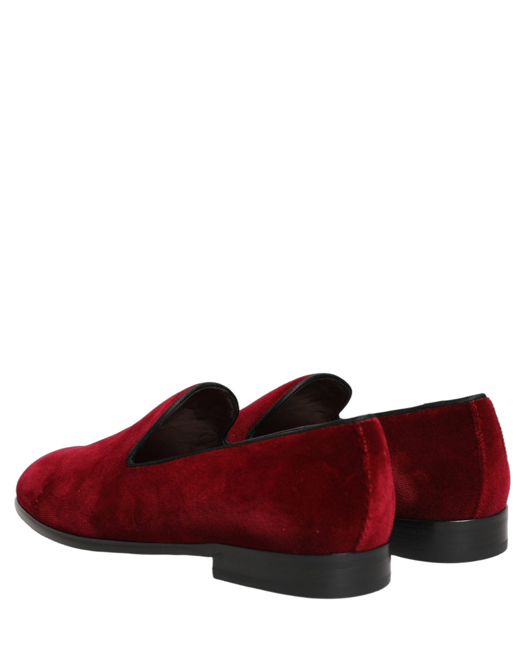 Chaussures mocassins Dolce & Gabbana en velours bordeaux, slip-on élégantes pour femme.