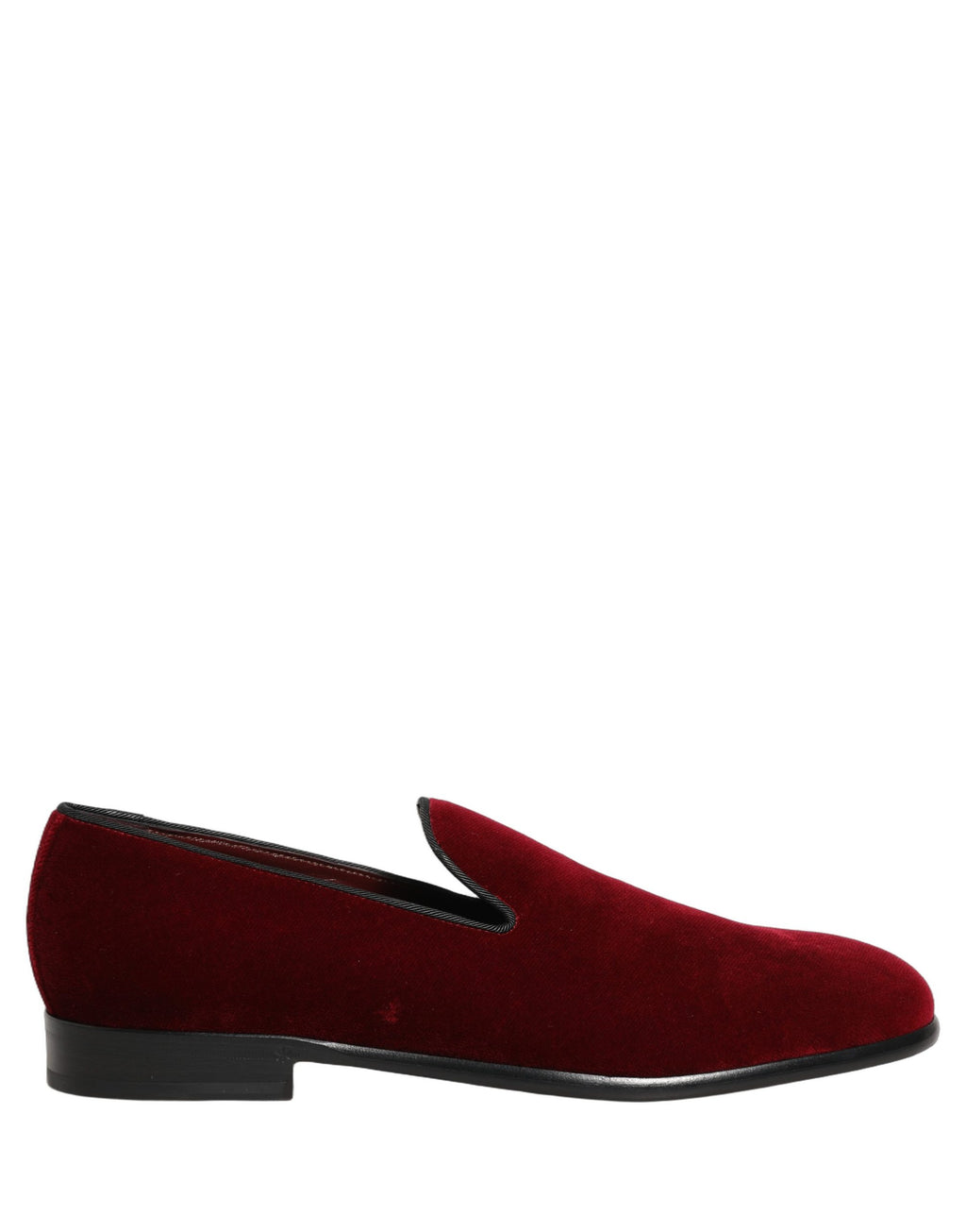 Chaussures mocassins Dolce & Gabbana en velours bordeaux pour femme, style slip-on élégante et confortable.