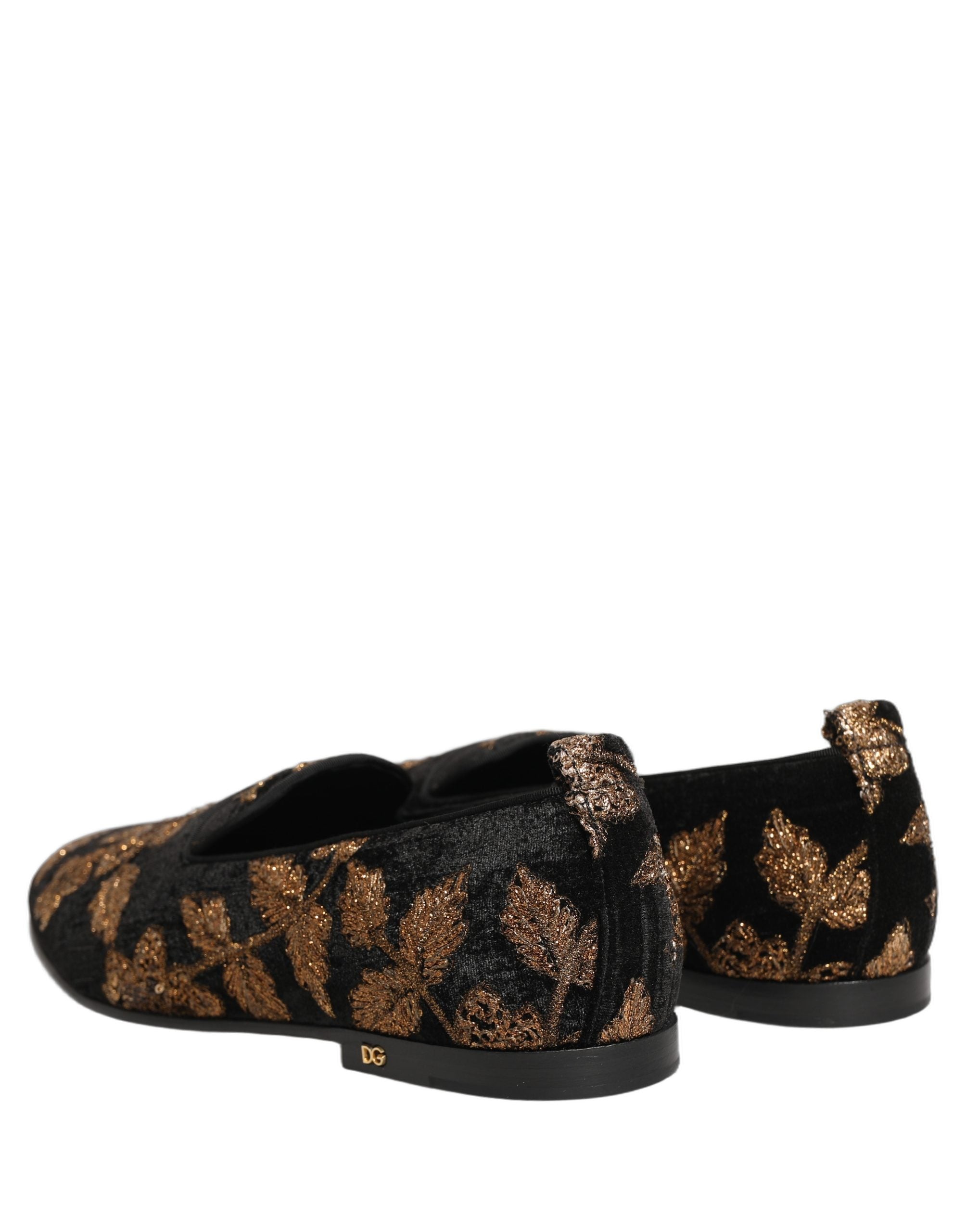 Chaussures loafers Dolce & Gabbana en jacquard floral noir, élégantes et sophistiquées, visibles en gros plan.