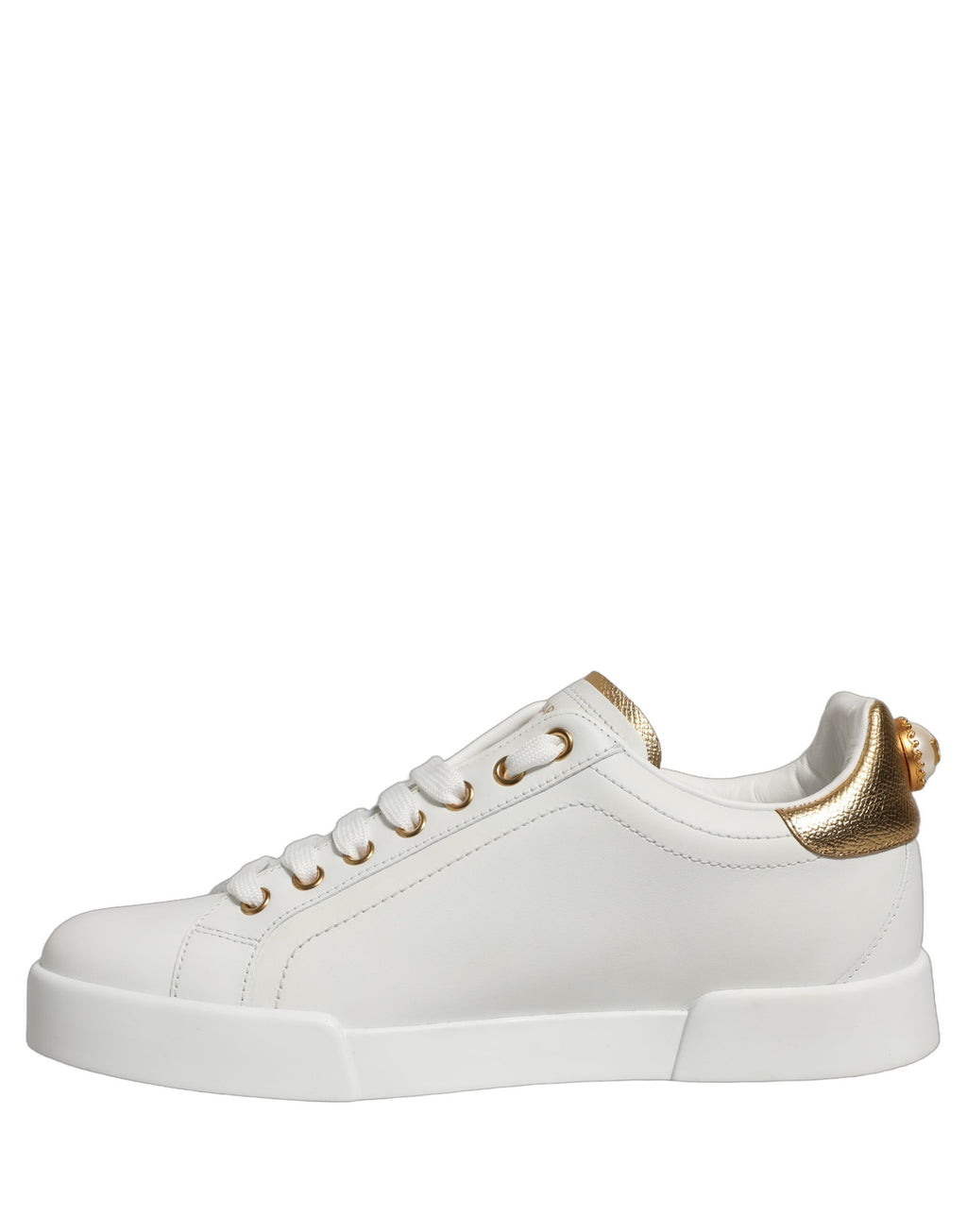 Chaussures sneakers basses Dolce & Gabbana blanches avec embellissements en or, style élégant et moderne.