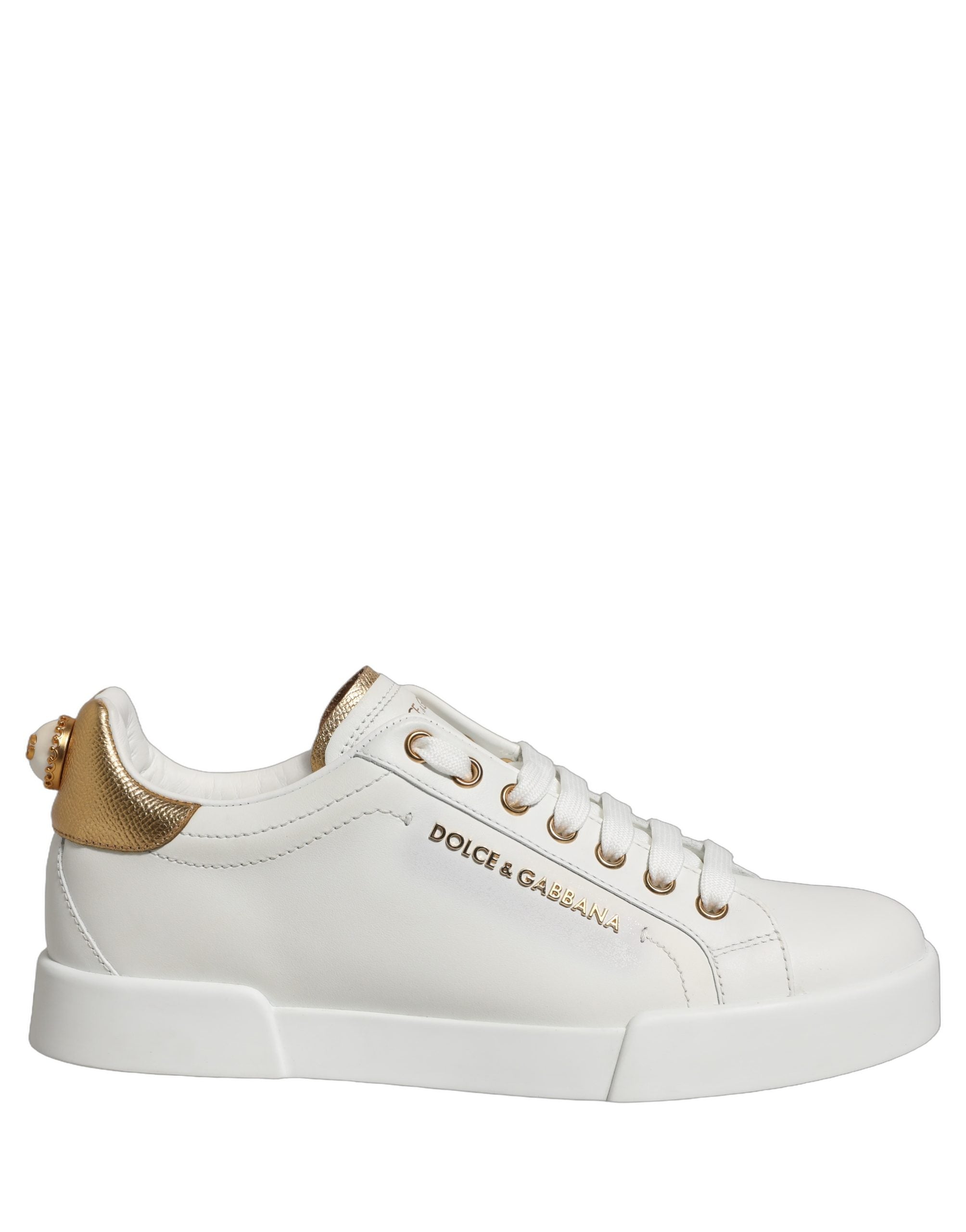 Chaussures sneakers basses blanches Dolce & Gabbana en or orné de détails brillants, vue de face.