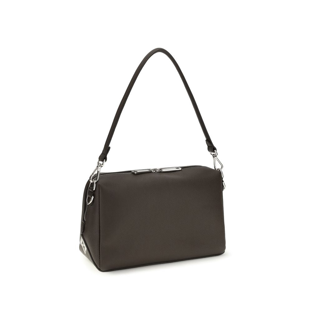 Sac à épaules Fendi Bos Taurus en cuir de veau marron, design élégant avec détails sophistiqués.