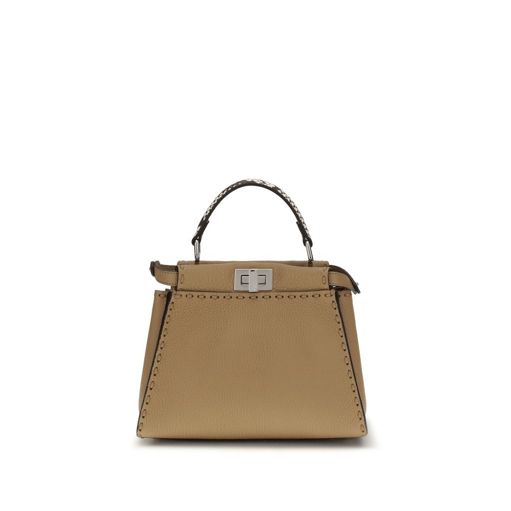 Sac à main Fendi Bos Taurus en cuir de veau beige, avec détails élégants et design sophistiqué.