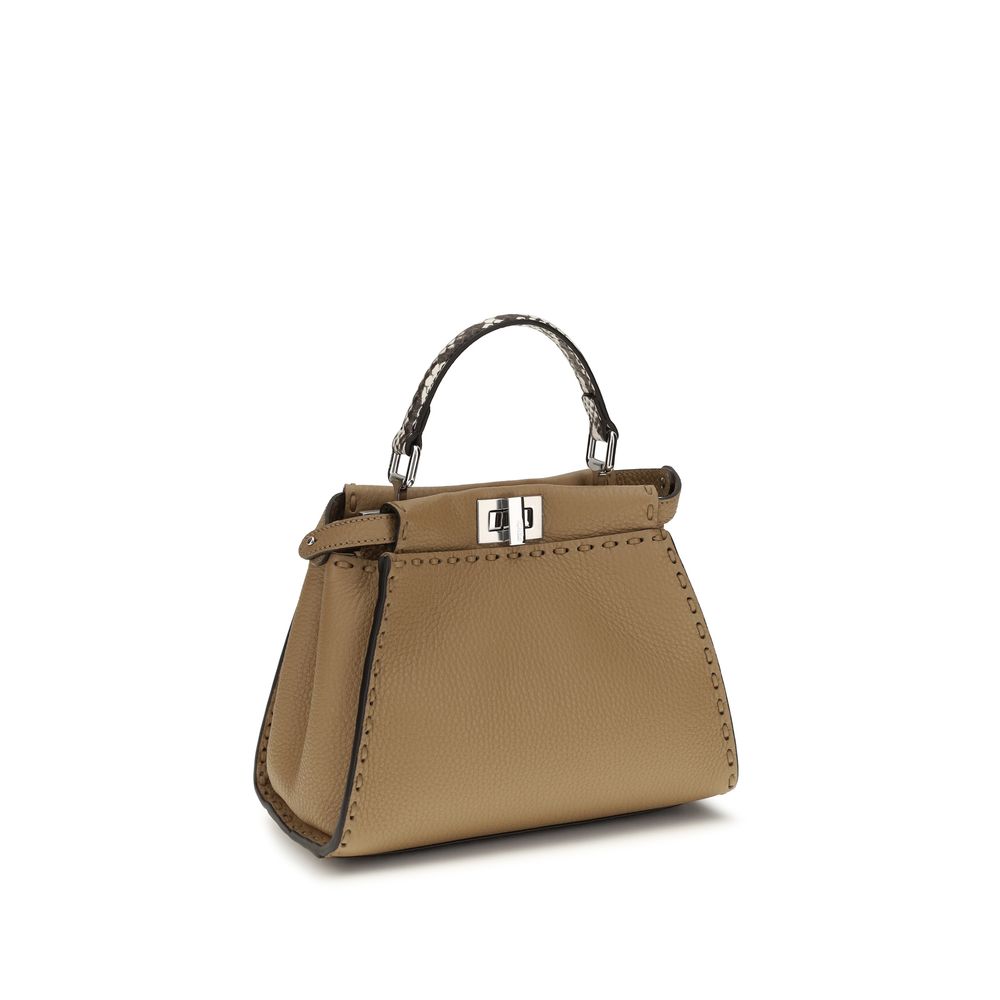 Sac à main Fendi Bos Taurus en cuir de veau beige, design élégant et finition raffinée.