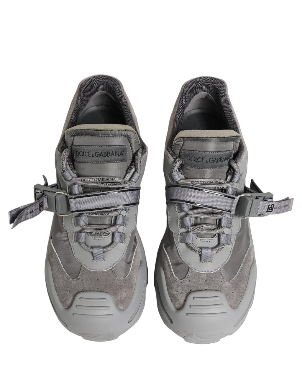 Chaussures sneakers basses pour hommes Dolce & Gabbana Airmaster gris avec panneaux en tissu et semelle blanche.