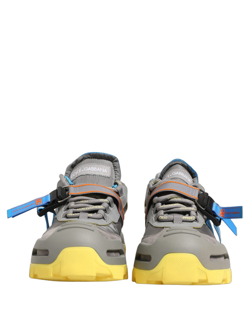 Chaussures sneakers basses pour homme Dolce & Gabbana Airmaster gris avec panneaux en cuir et détails modernes.