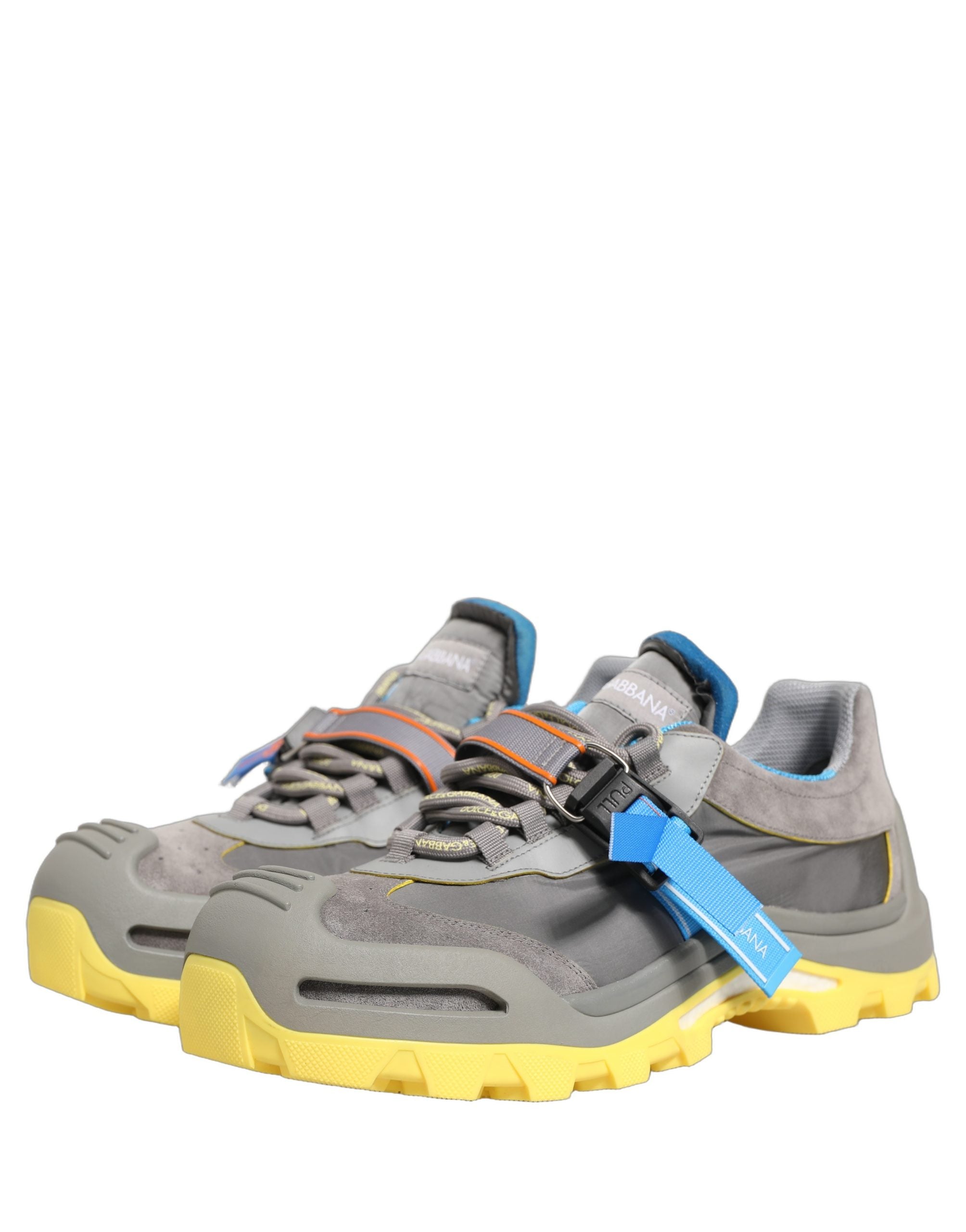 Chaussures sneakers basses pour homme Dolce & Gabbana Airmaster gris avec panneaux, vue de face.