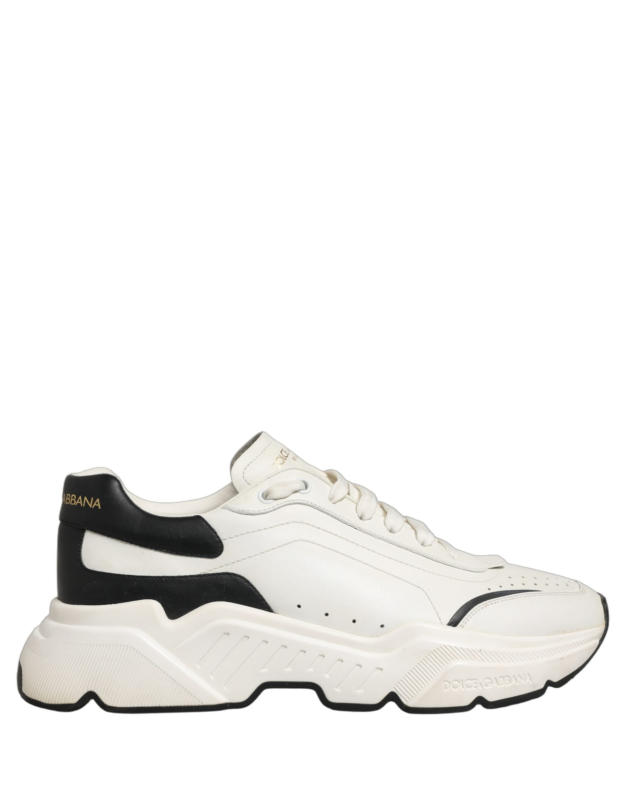 Chaussures sneakers basses Dolce & Gabbana Daymaster blanches et noires, vue de face.