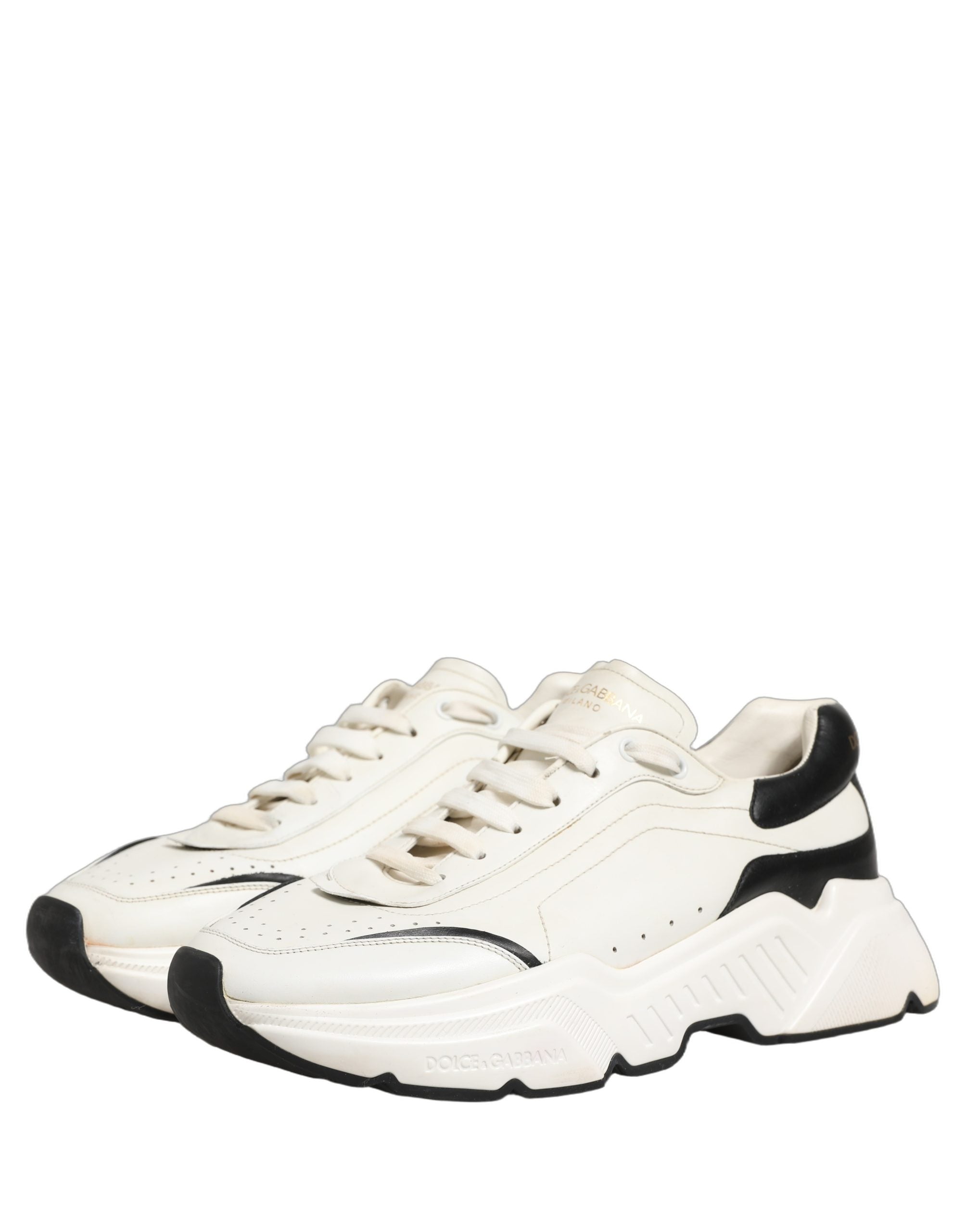 Chaussures basses Dolce & Gabbana Daymaster blanches et noires, baskets élégantes en cuir pour homme.