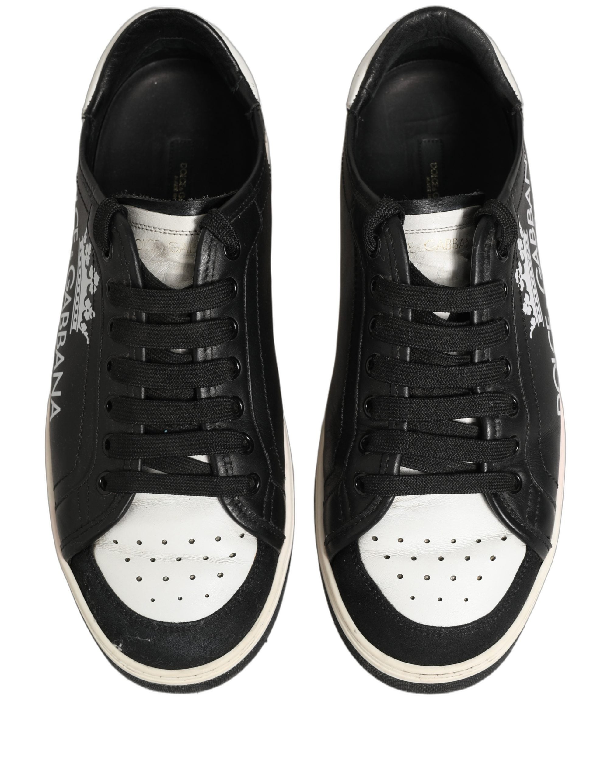 Chaussures sneakers pour homme Dolce & Gabbana en cuir noir avec motif couronne, style Milano, vue de face.