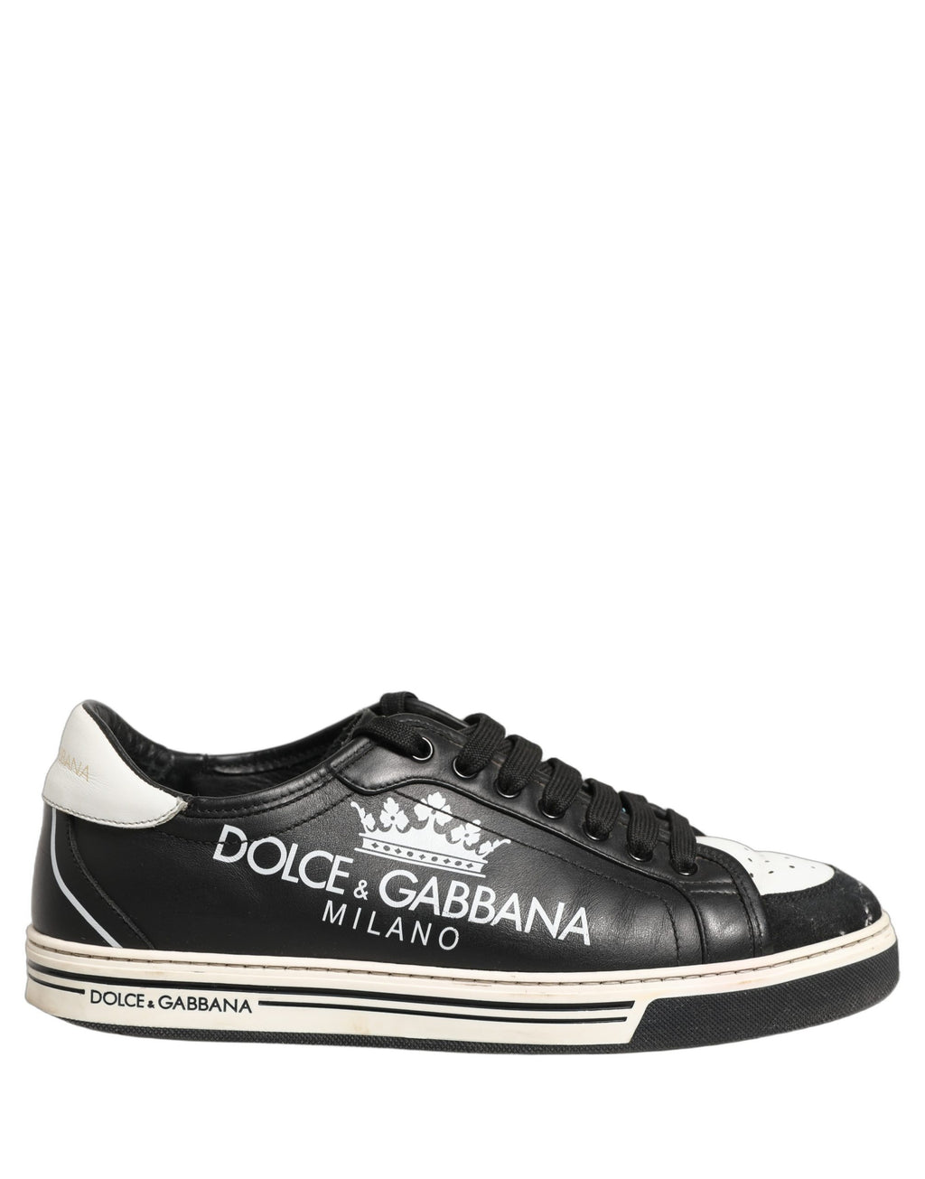 Chaussures sneakers homme Dolce & Gabbana en cuir noir avec couronne Milano, avant gauche, vue de face.