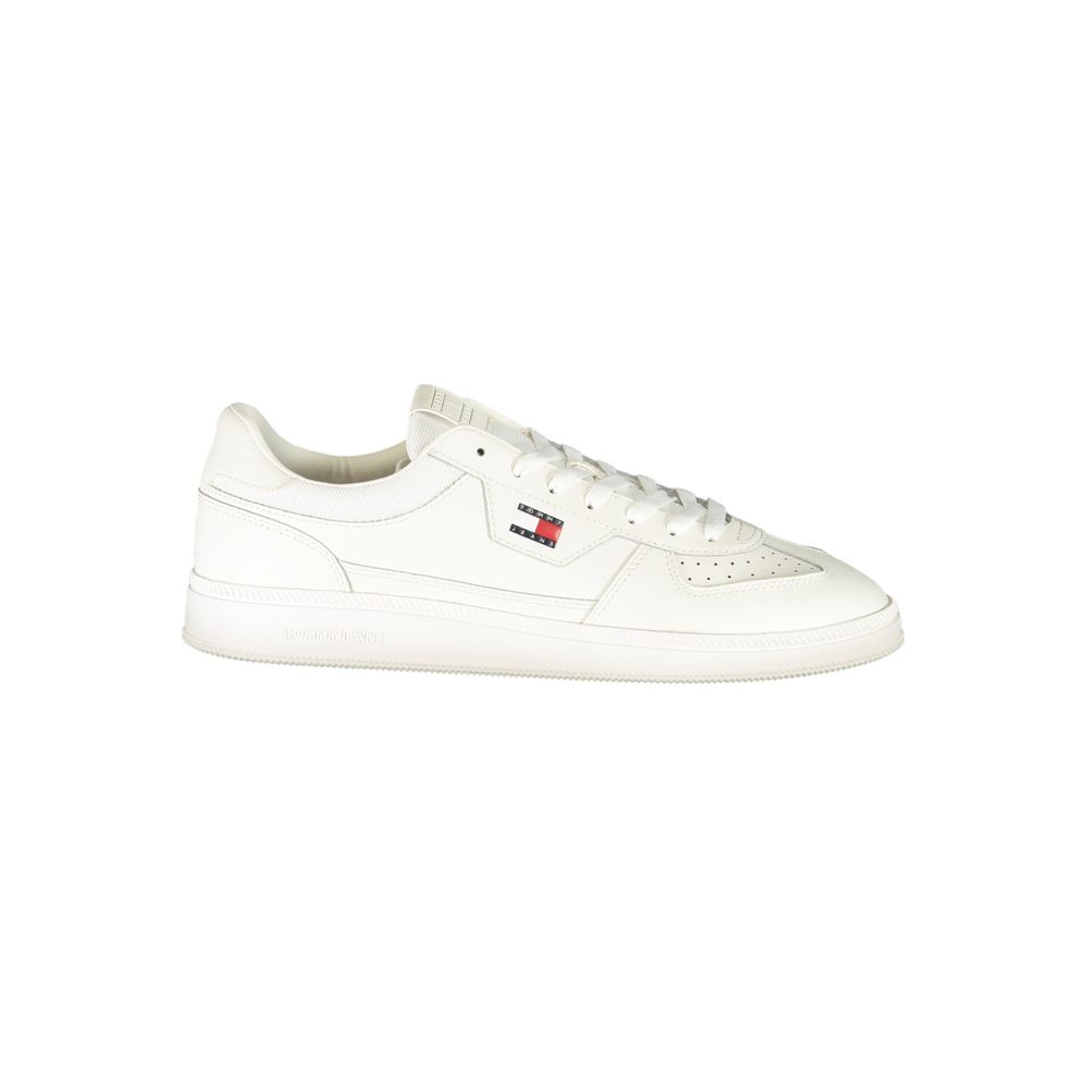 Sneaker homme en polyuréthane blanc de Tommy Hilfiger, style décontracté et moderne, visible sous tous les angles.