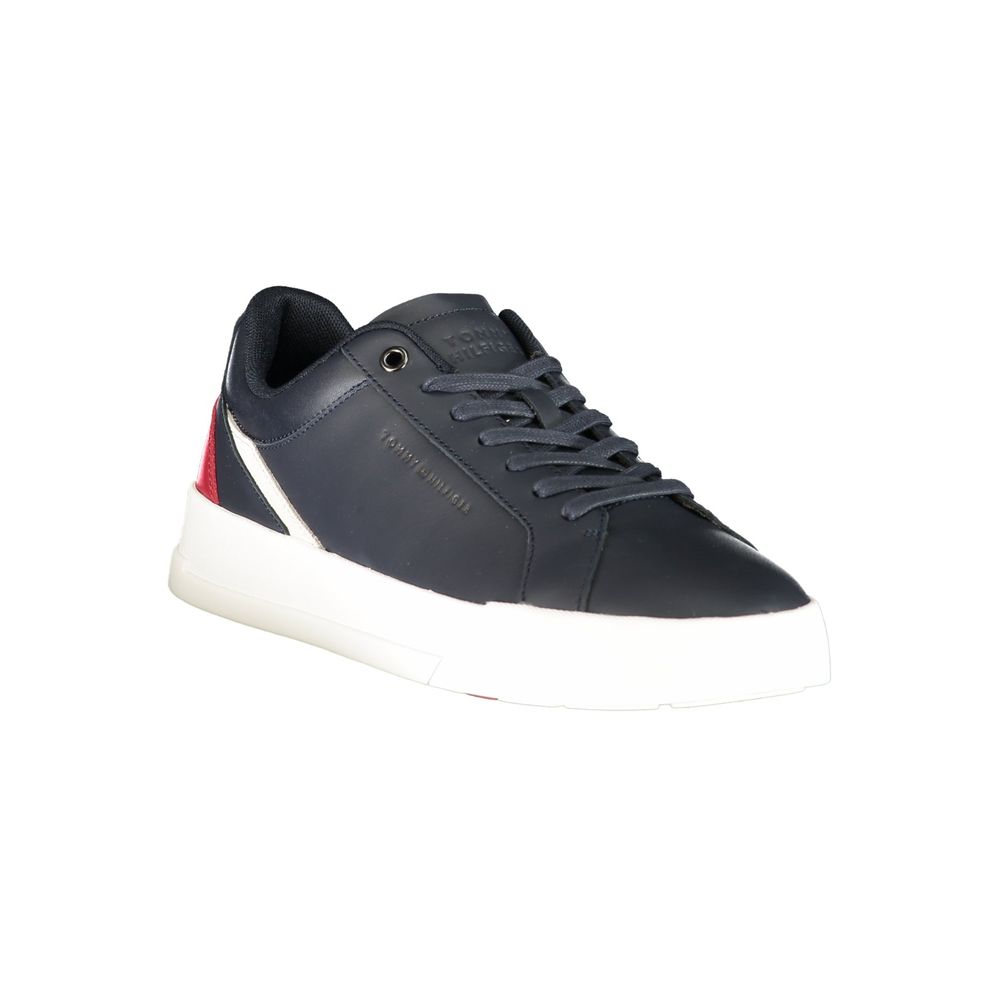 Sneaker homme Tommy Hilfiger en polyuréthane bleu, style décontracté avec semelle blanche et détails de marque visibles.