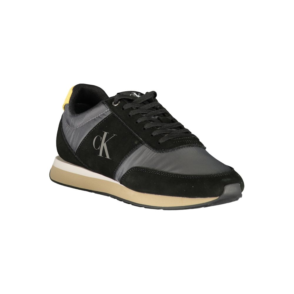 Sneaker homme en polyester noir de Calvin Klein, style sportif avec semelle blanche et design moderne.