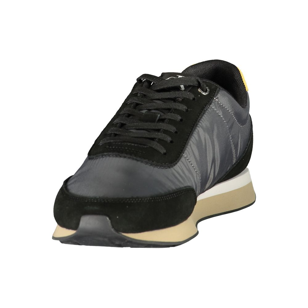 Chaussures de sport en polyester noir pour homme de Calvin Klein, baskets élégantes et confortables avec design moderne.