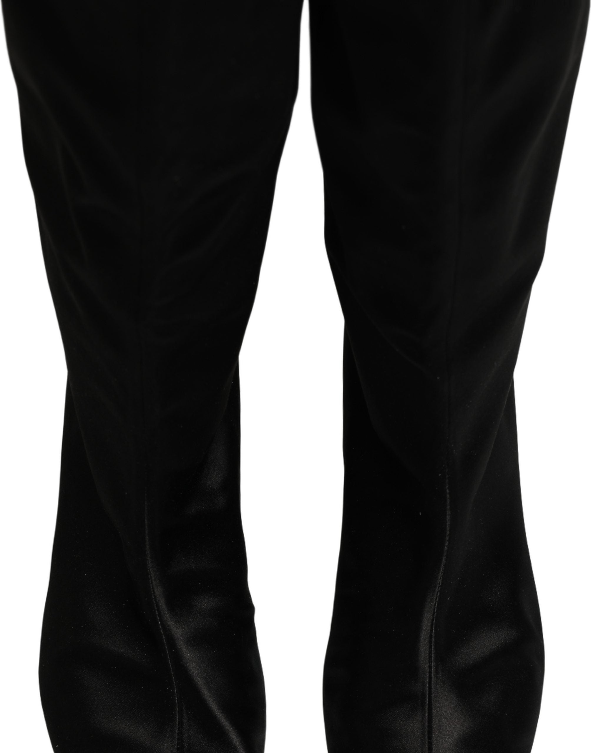 Bottes en satin noir Dolce & Gabbana, cuissardes à talon kitten, vue de face avec finition élégante et semelle en cuir.
