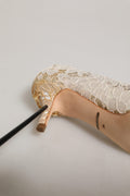 Chaussures à talons Dolce & Gabbana Taormina en dentelle blanche avec cristaux, élégantes et sophistiquées.