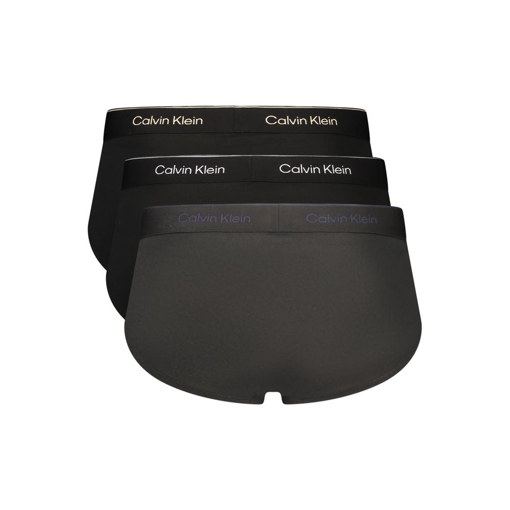 Caleçon homme en coton noir de la marque Calvin Klein, ajusté et confortable, visible en gros plan.