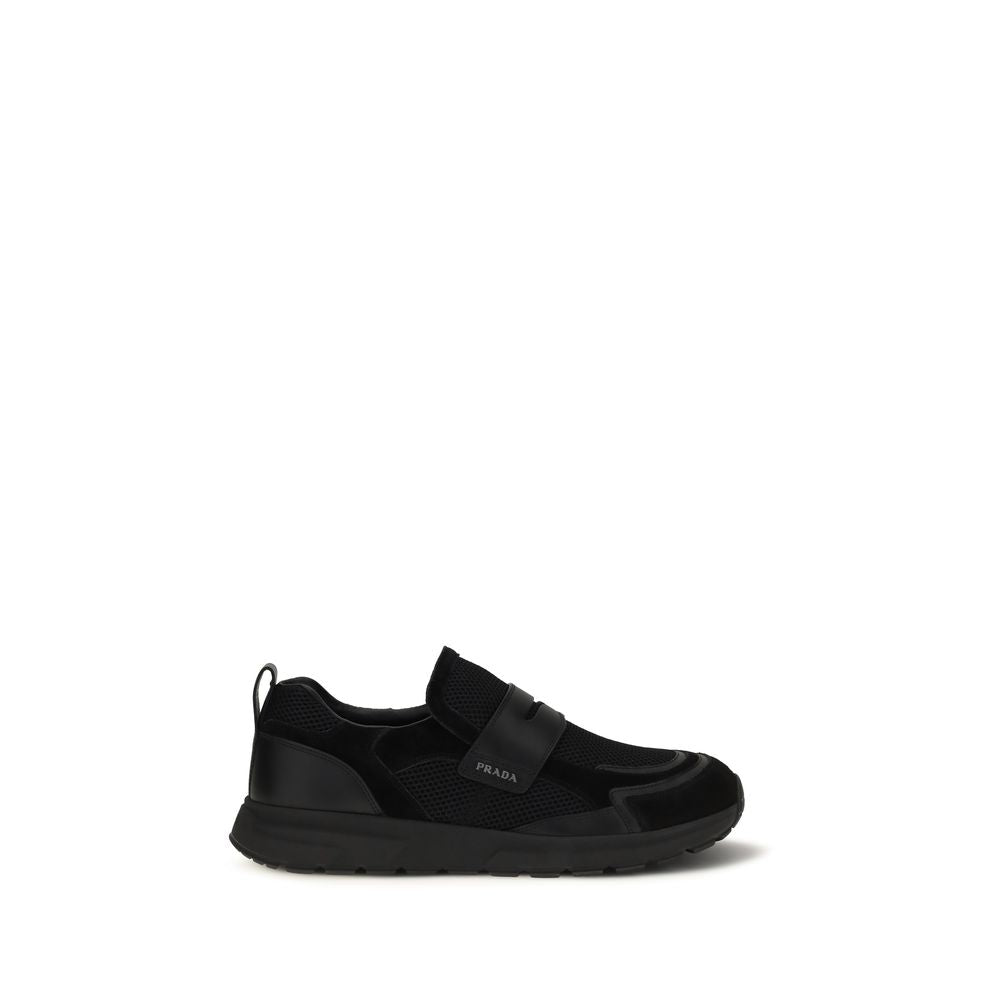 Chaussures de sport Prada Bos Taurus en cuir de veau noir, baskets athlétiques élégantes et modernes.