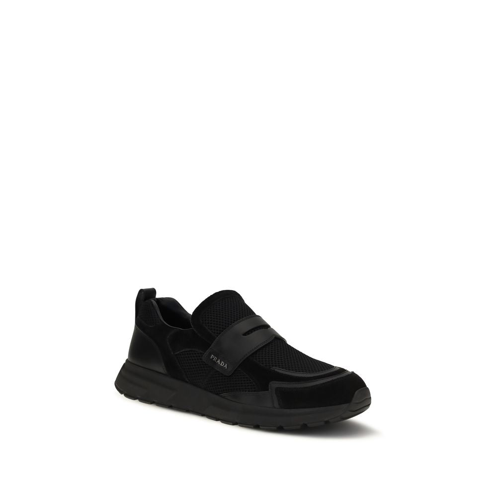 Chaussures sport Prada Bos Taurus en cuir de veau noir, baskets athlétiques élégantes et confortables.