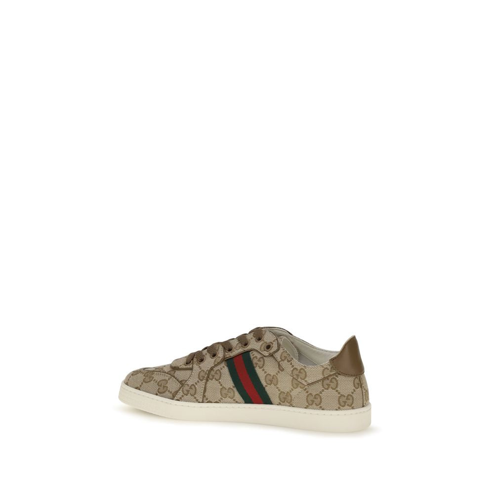 Chaussures de sport Gucci en polyester beige, baskets athlétiques élégantes avec semelle blanche et design moderne.
