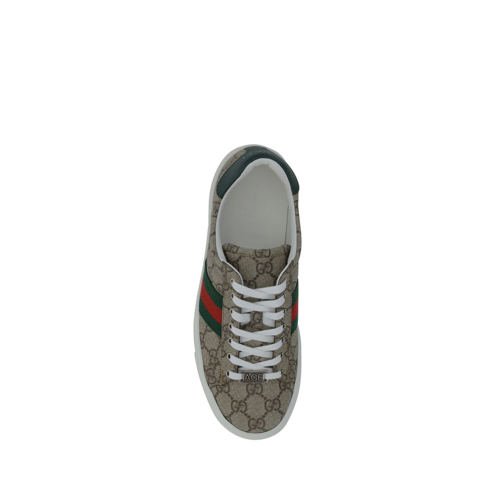 Baskets plateforme Gucci en tissu multicolore avec détails colorés et semelle épaisse, mode urbaine élégante.