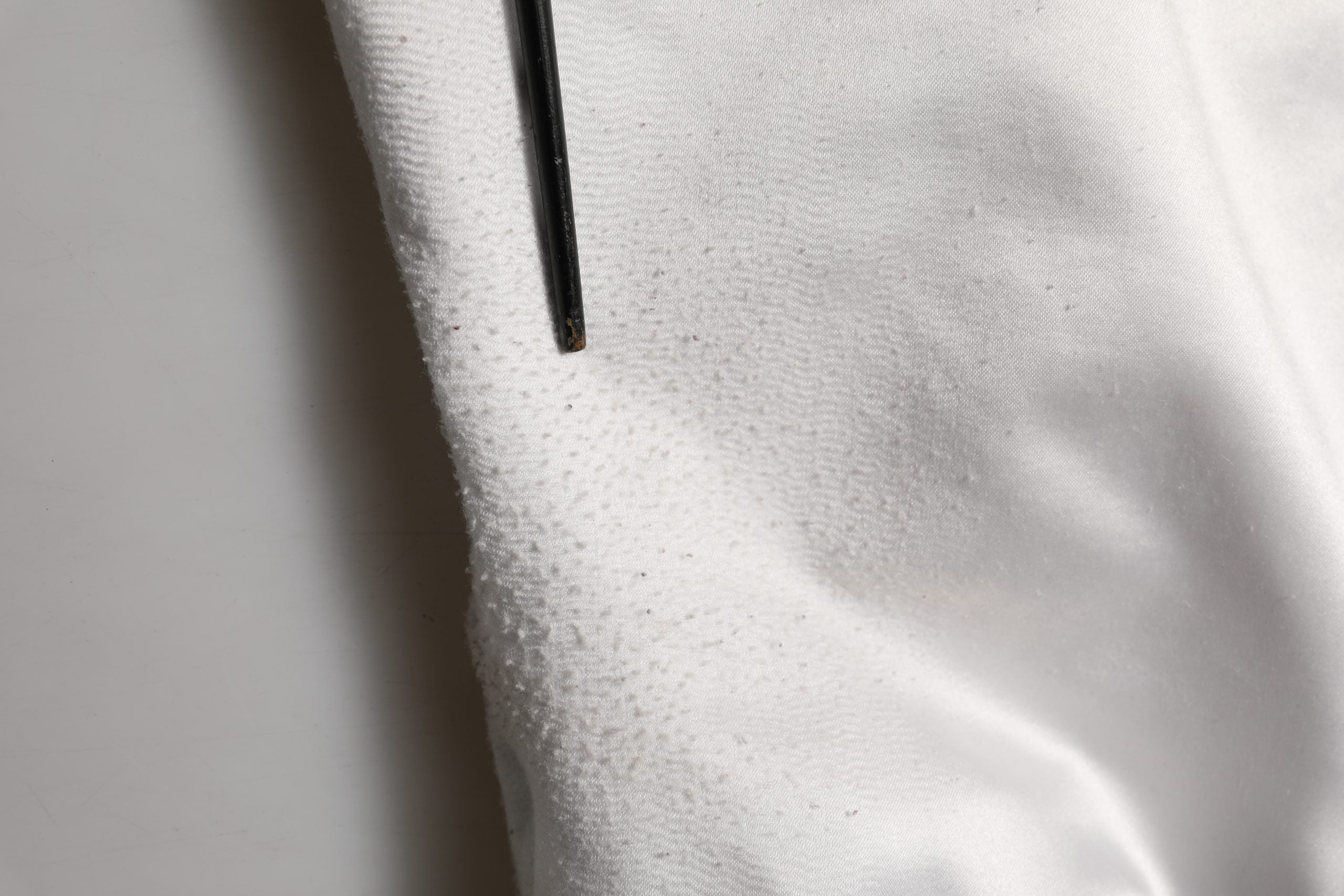 Veste bomber en polyester avec logo DG blanc de Dolce & Gabbana, style moderne et élégant, visible sur l'image.