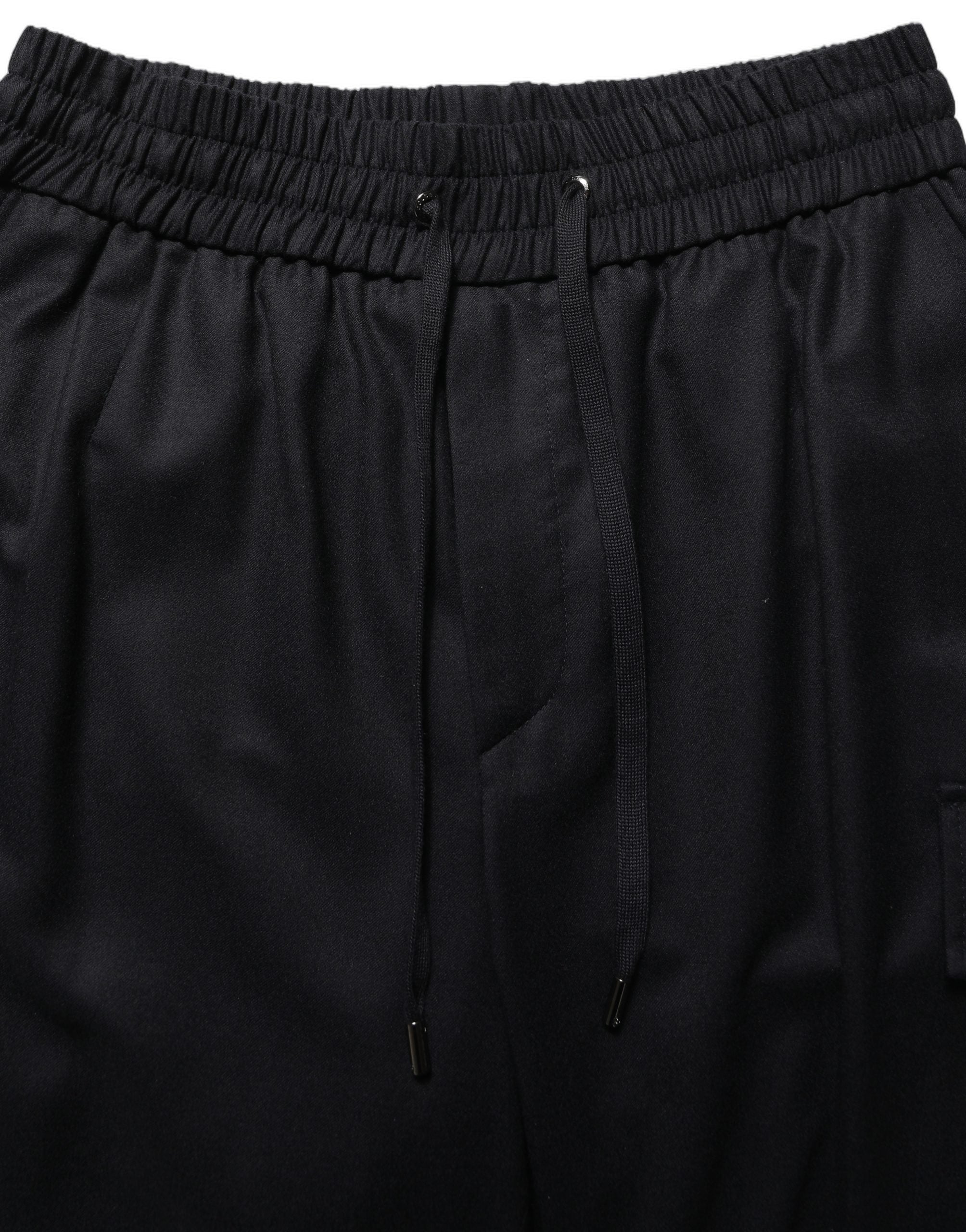 Pantalon cargo jogger noir Dolce & Gabbana à taille moyenne, tissu confortable, style décontracté et tendance.