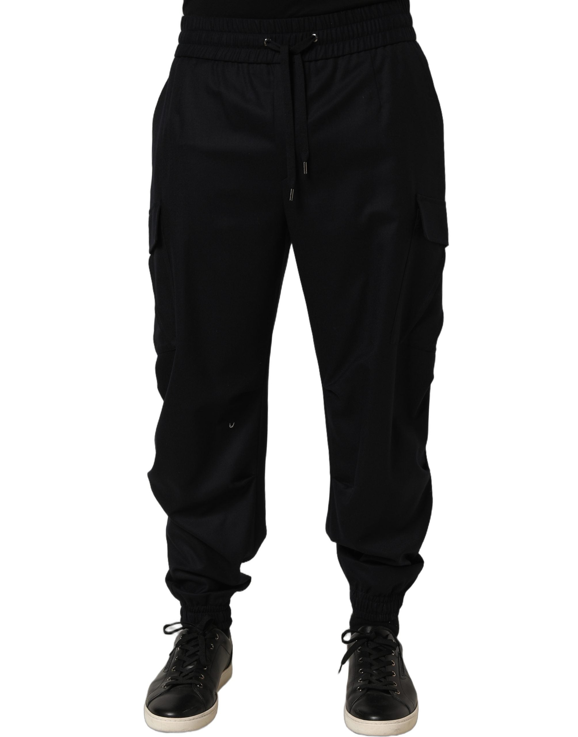 Pantalon jogger cargo noir Dolce & Gabbana à taille moyenne, tissu confortable et style décontracté, vue frontale.