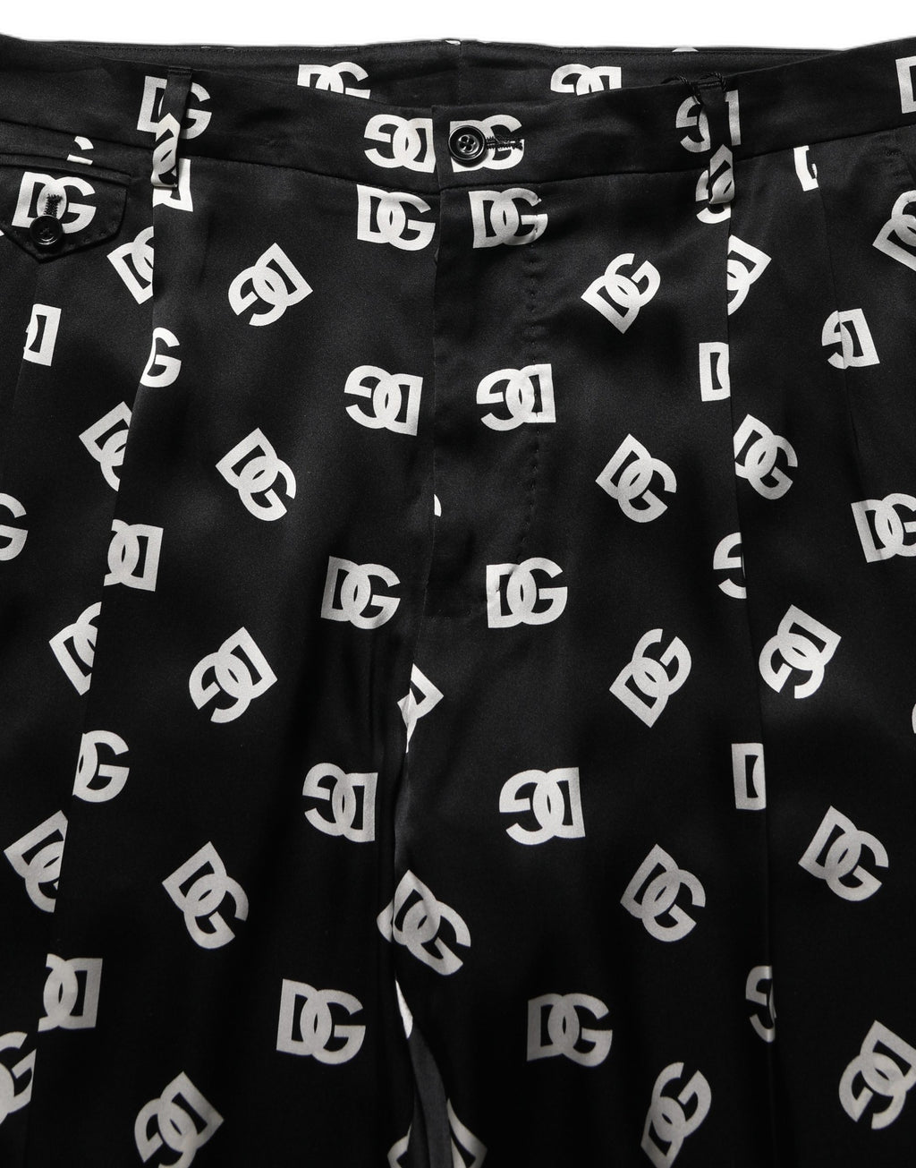 Pantalon homme Dolce & Gabbana en soie noire, coupe skinny, style pantalon ajusté pour occasion élégante.