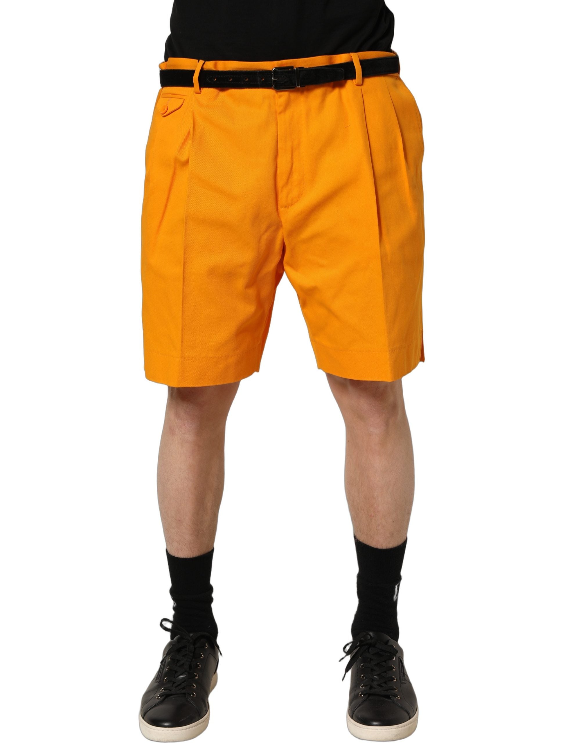 Shorts Bermuda en coton orange à plis de Dolce & Gabbana, style décontracté et élégant, vue de face sur fond neutre.
