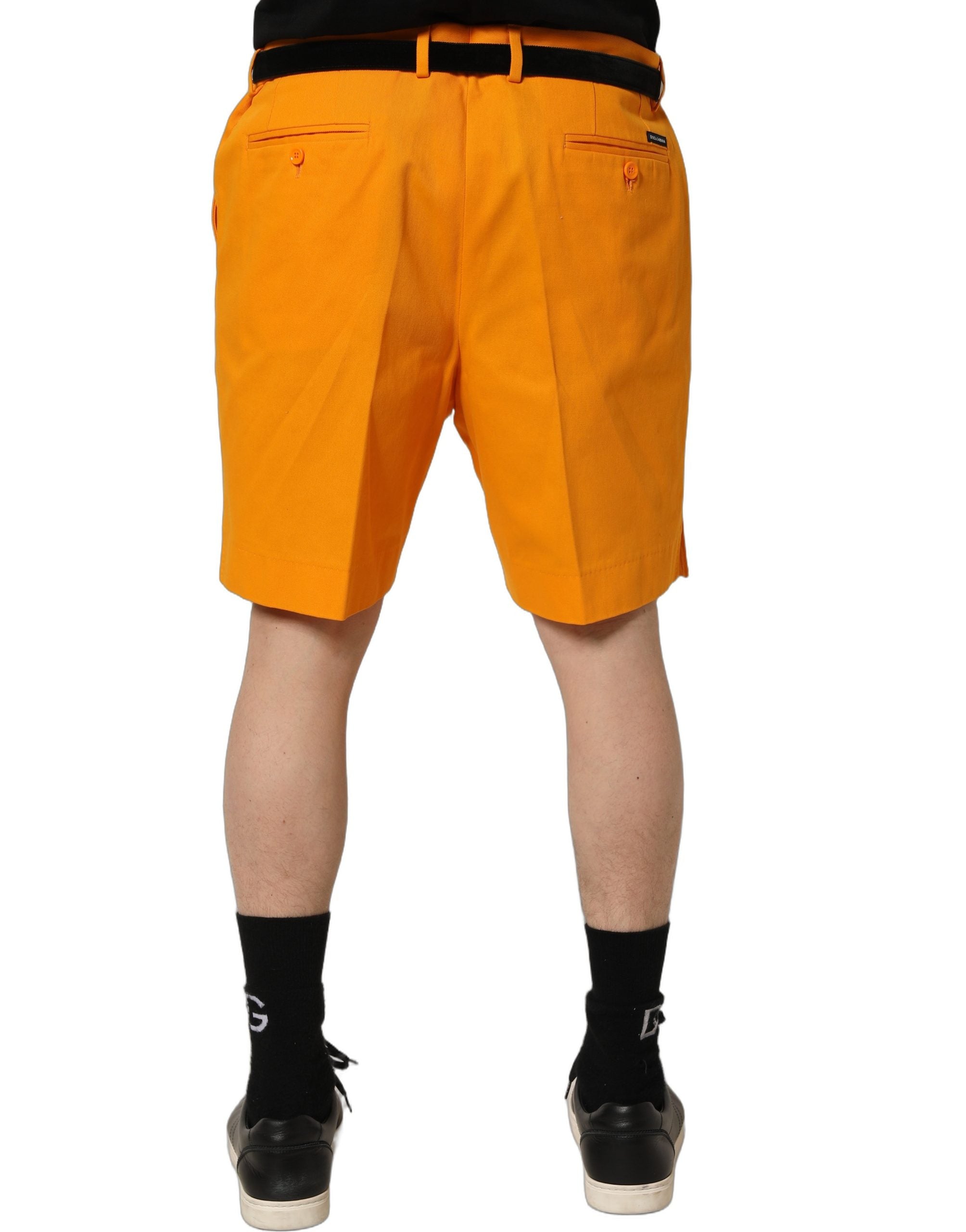 Shorts bermuda en coton orange à pliures de Dolce & Gabbana, style chino, pour homme.