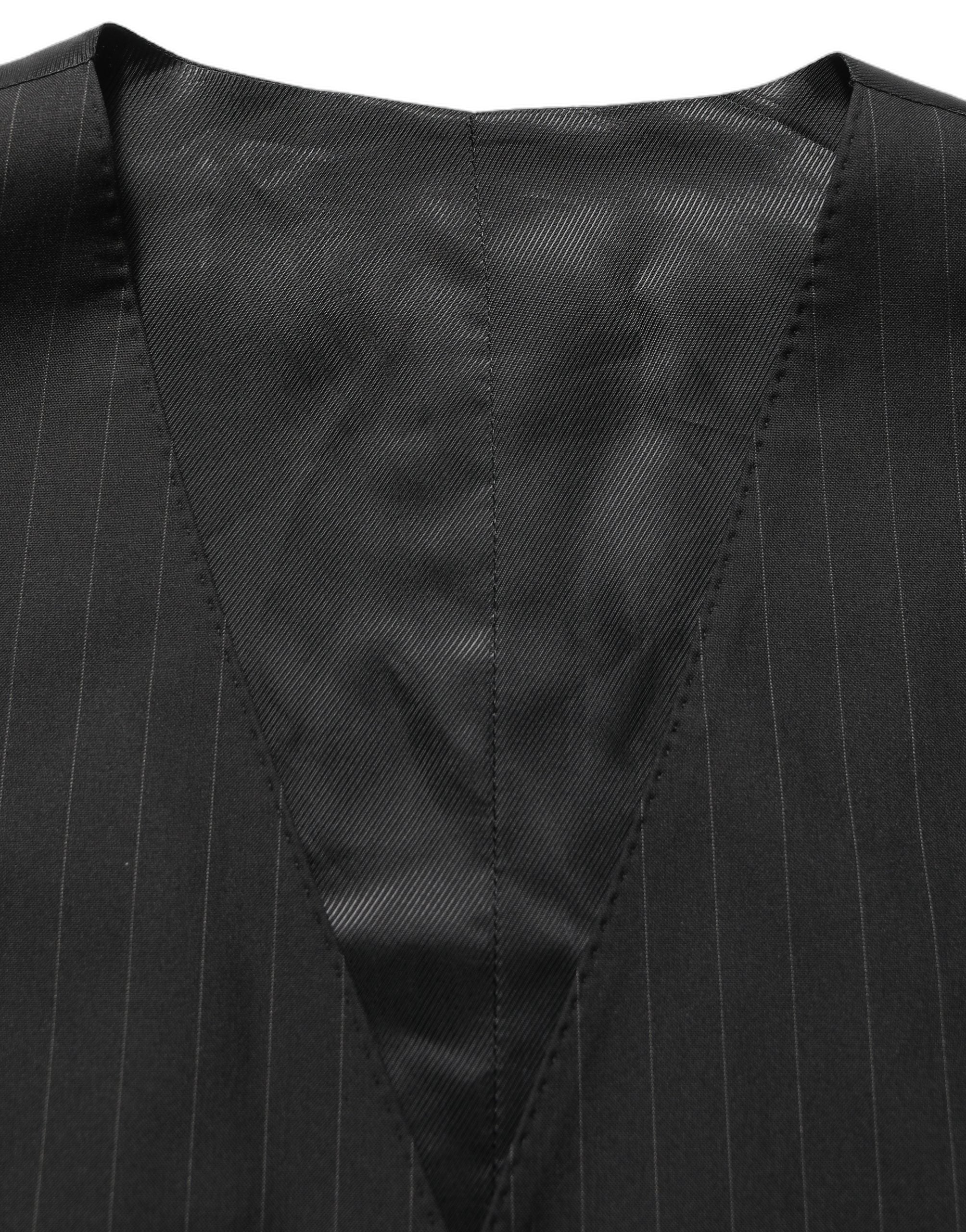Costume formel noir à rayures Dolce & Gabbana, costume 3 pièces ajusté pour homme, élégant et sophistiqué.