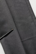 Costume homme gris en laine Dolce & Gabbana, costume deux pièces ajusté pour occasions formelles, vue de face.
