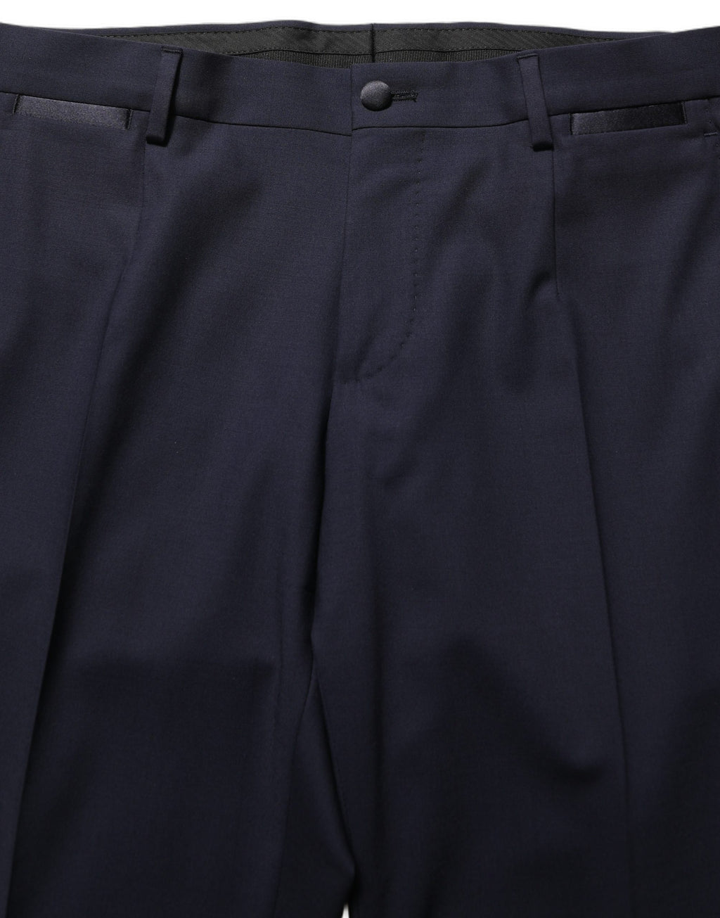 Costume deux pièces en laine noire Dolce & Gabbana pour homme, costume formel ajusté slim fit, élégant et sophistiqué.