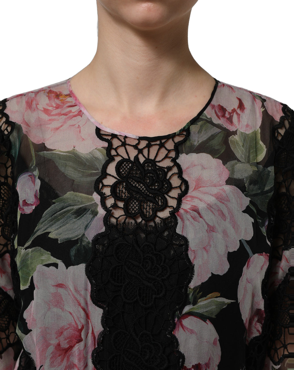 Robe Maxi en coton noir à fleurs et dentelle Dolce & Gabbana, style élégant avec motif floral et détails en dentelle.
