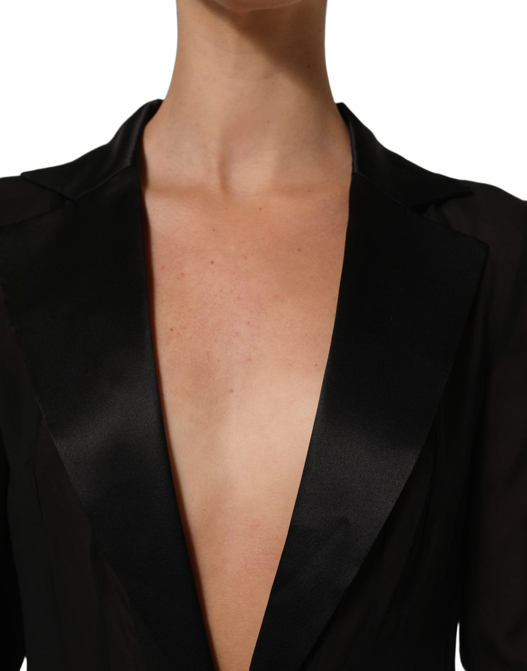 Robe longue en mousseline de soie noire de Dolce & Gabbana, robe transparente élégante avec détails fluides et sophistiqués.