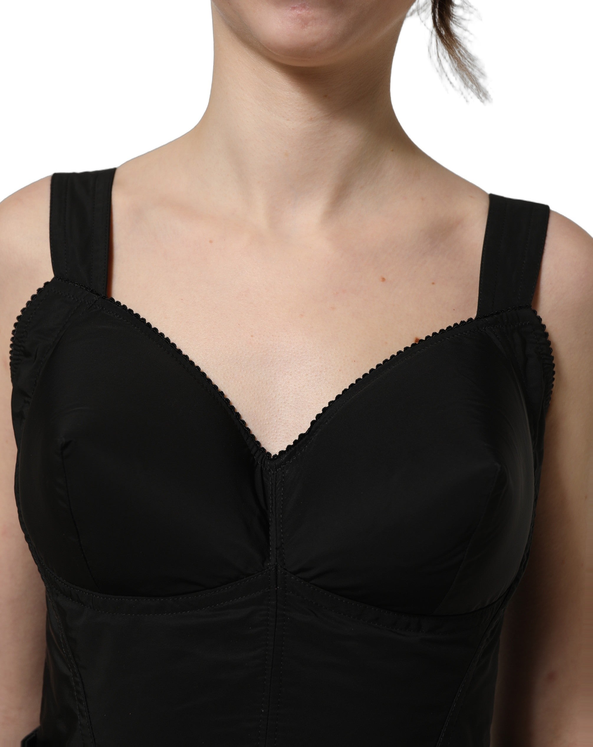 Robe courte noire en nylon sans manches de style A-line de Dolce & Gabbana, élégante et moderne.