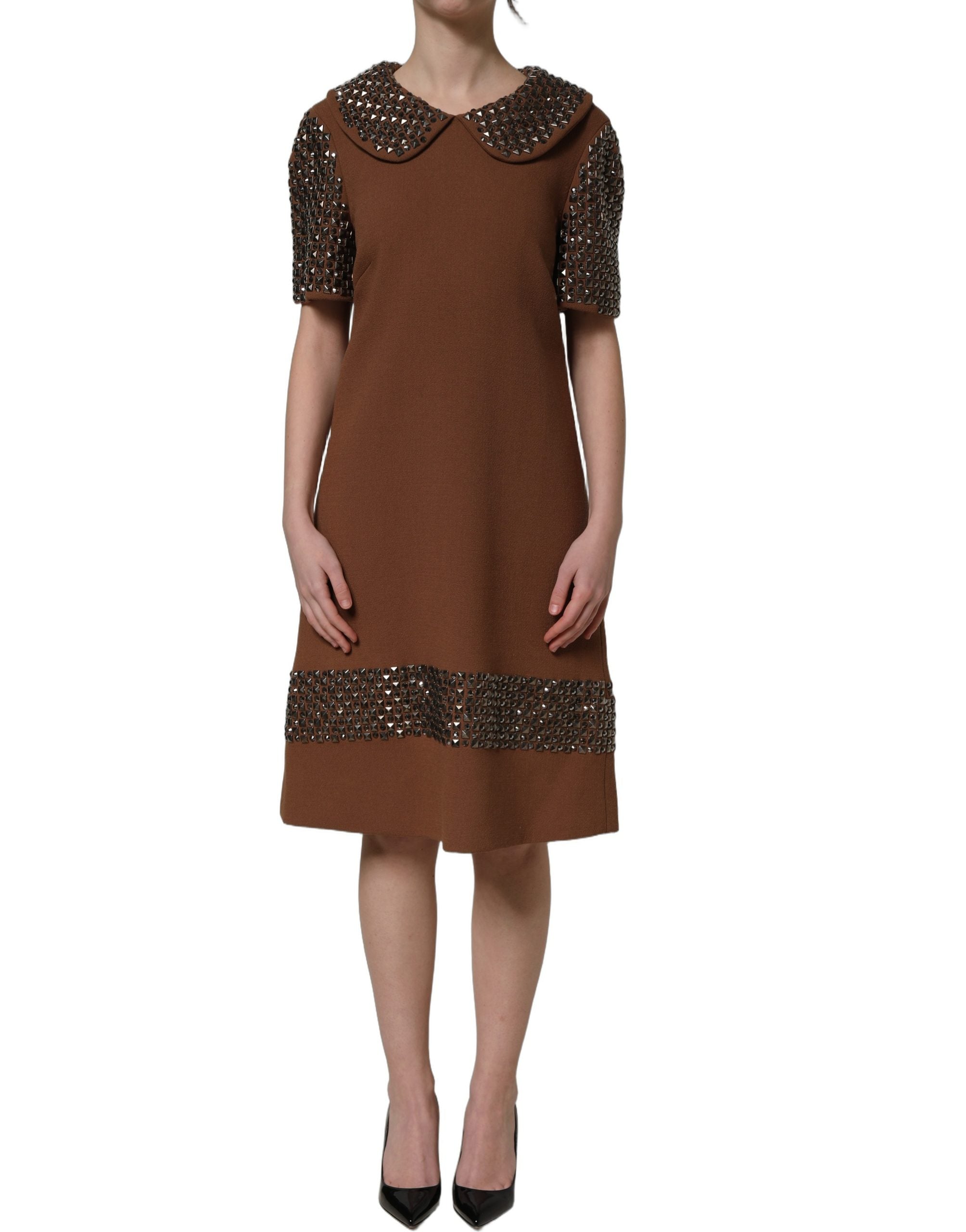 Robe midi en laine marron Dolce & Gabbana avec embellissements en strass, élégante et sophistiquée, visible en détail.