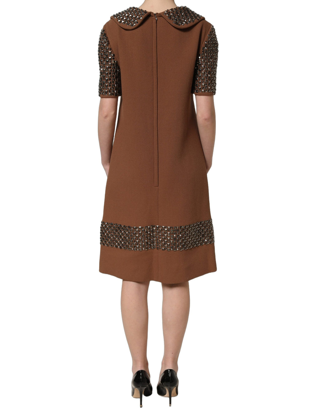 Robe midi en laine marron Dolce & Gabbana ornée de strass, élégante et sophistiquée, avec détails brillants visibles sur l'image.