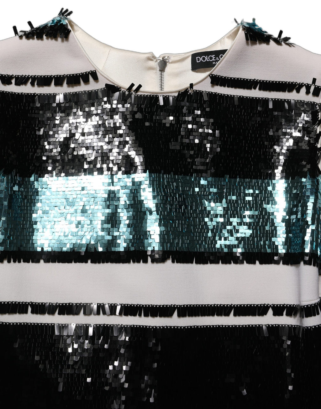 Robe sans manches Dolce & Gabbana à sequins multicolores, coupe droite et élégante, ornée de détails brillants.