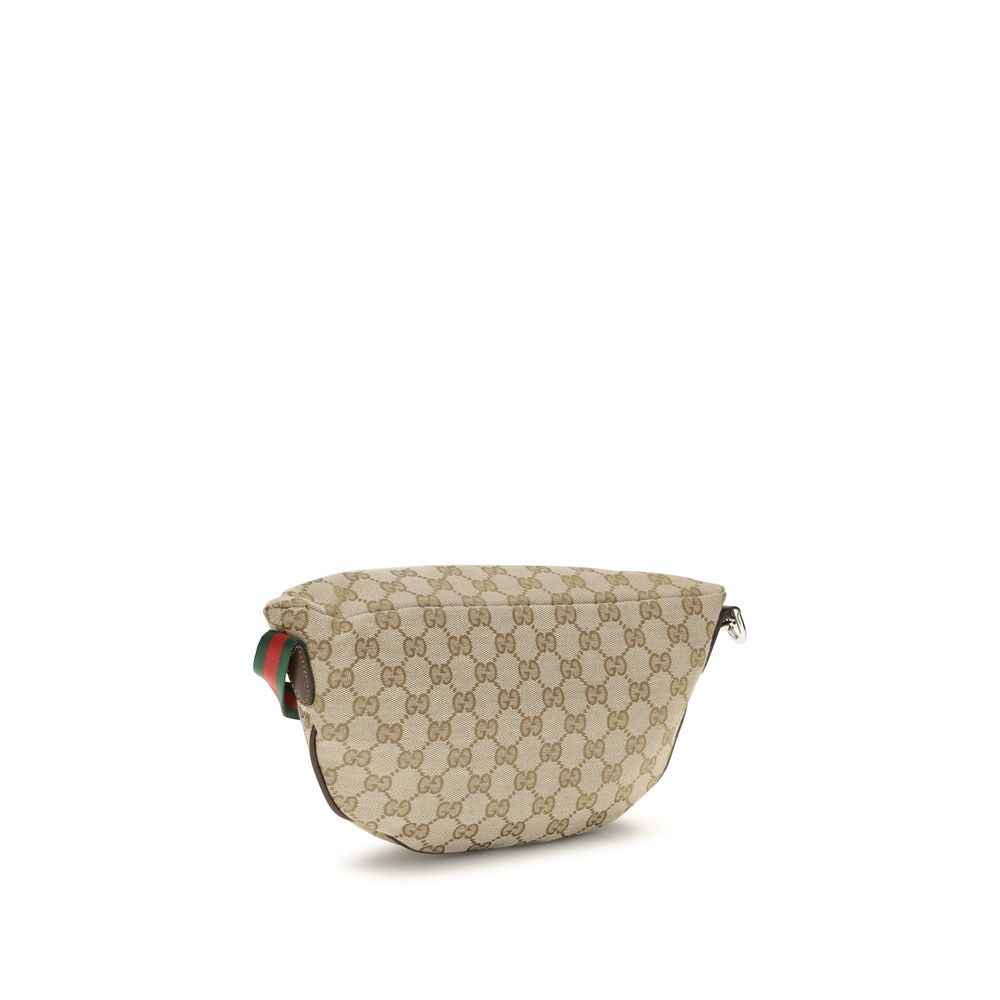 Sac à bandoulière en polyester beige de Gucci, avec détails de la marque et design élégant visible sur l'image.