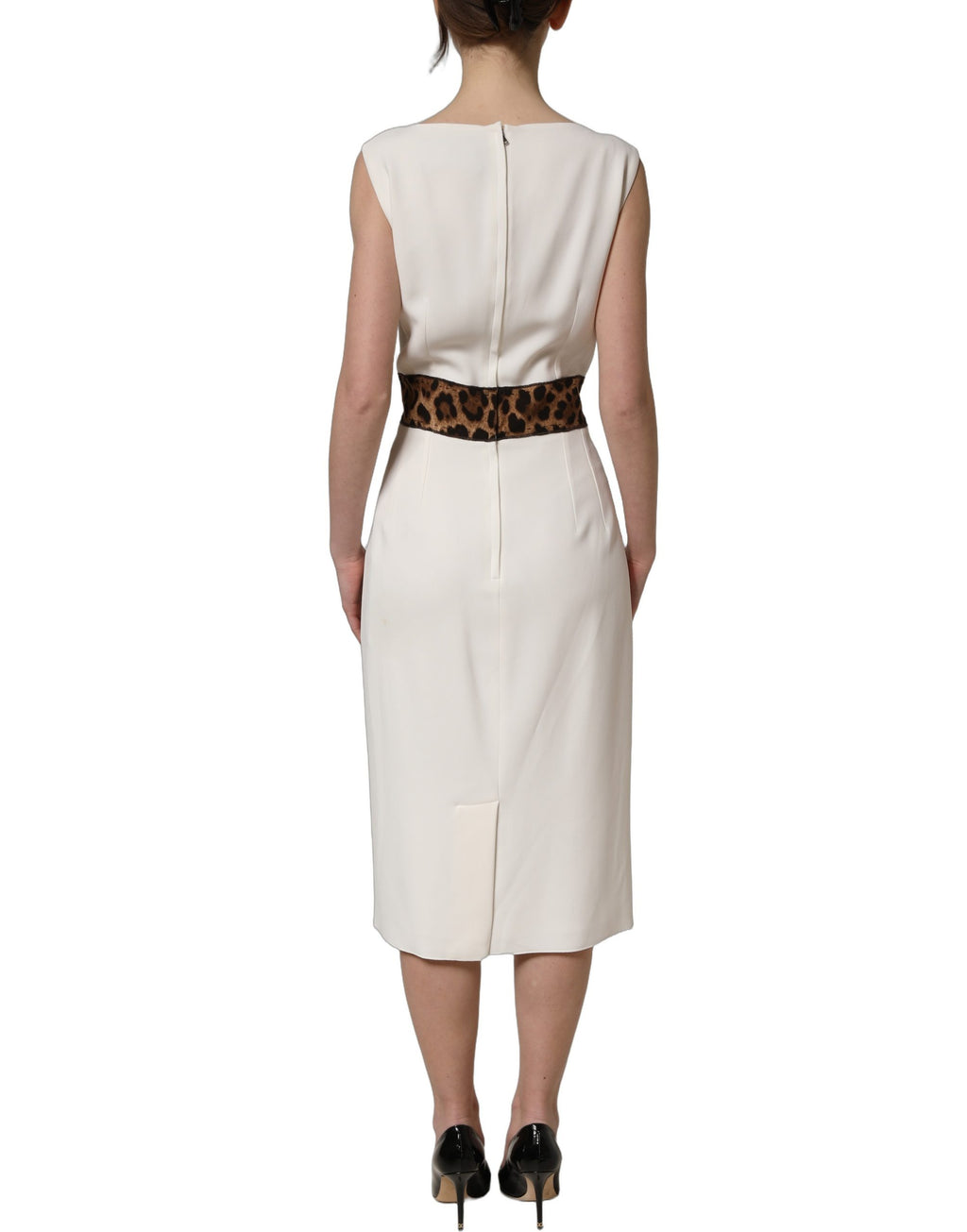 Robe midi sans manches Dolce & Gabbana blanche avec motif léopard, coupe ajustée et élégante, pour femme.