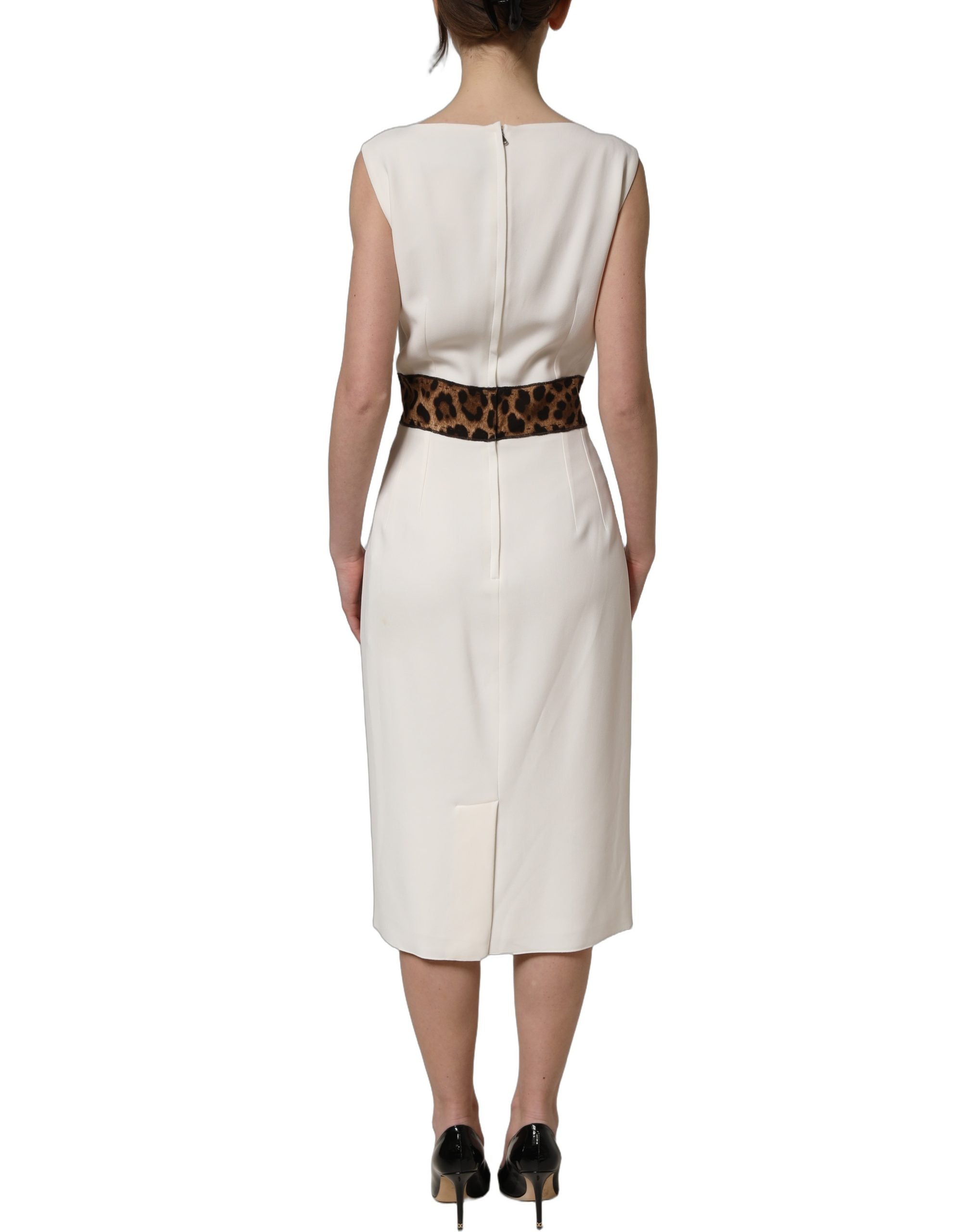 Robe midi sans manches Dolce & Gabbana blanche avec motif léopard, coupe ajustée et élégante, pour femme.