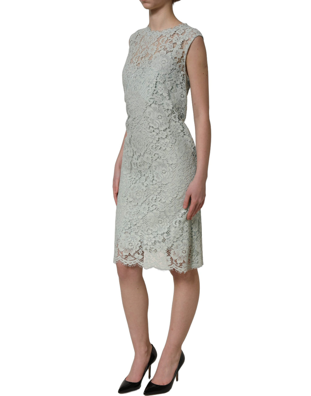 Robe sans manches en dentelle vert menthe de Dolce & Gabbana, longueur au genou, élégante et élégante.